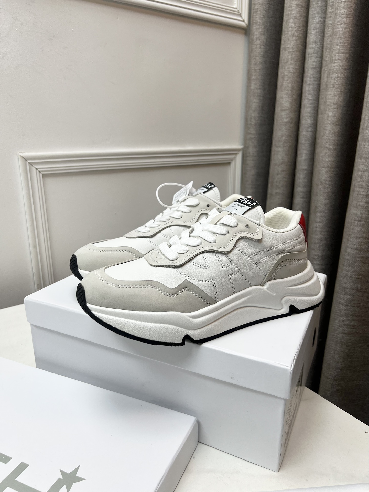 Hermes Female Sneakers Breathable M-s