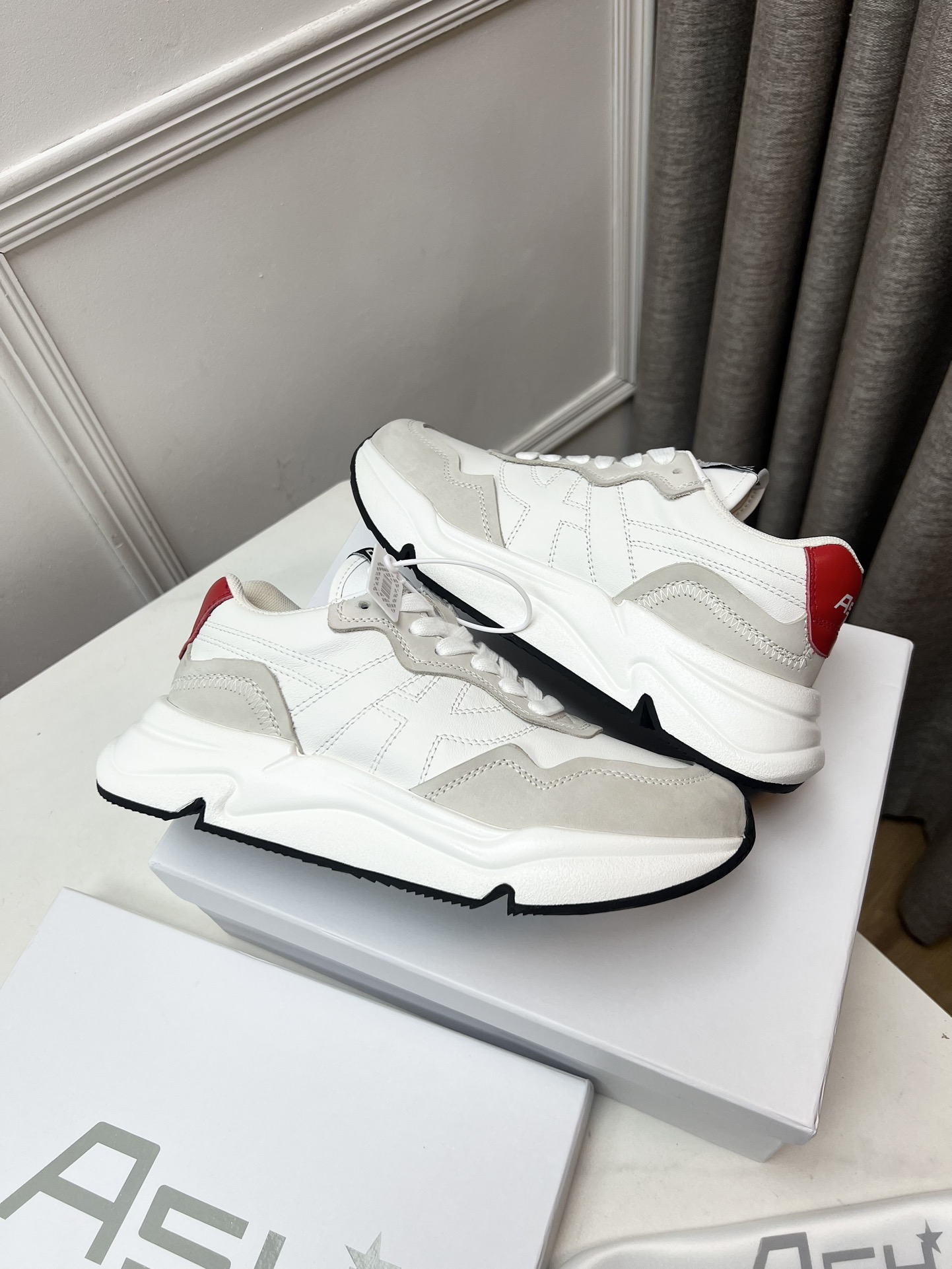 Hermes Female Sneakers Breathable M-s