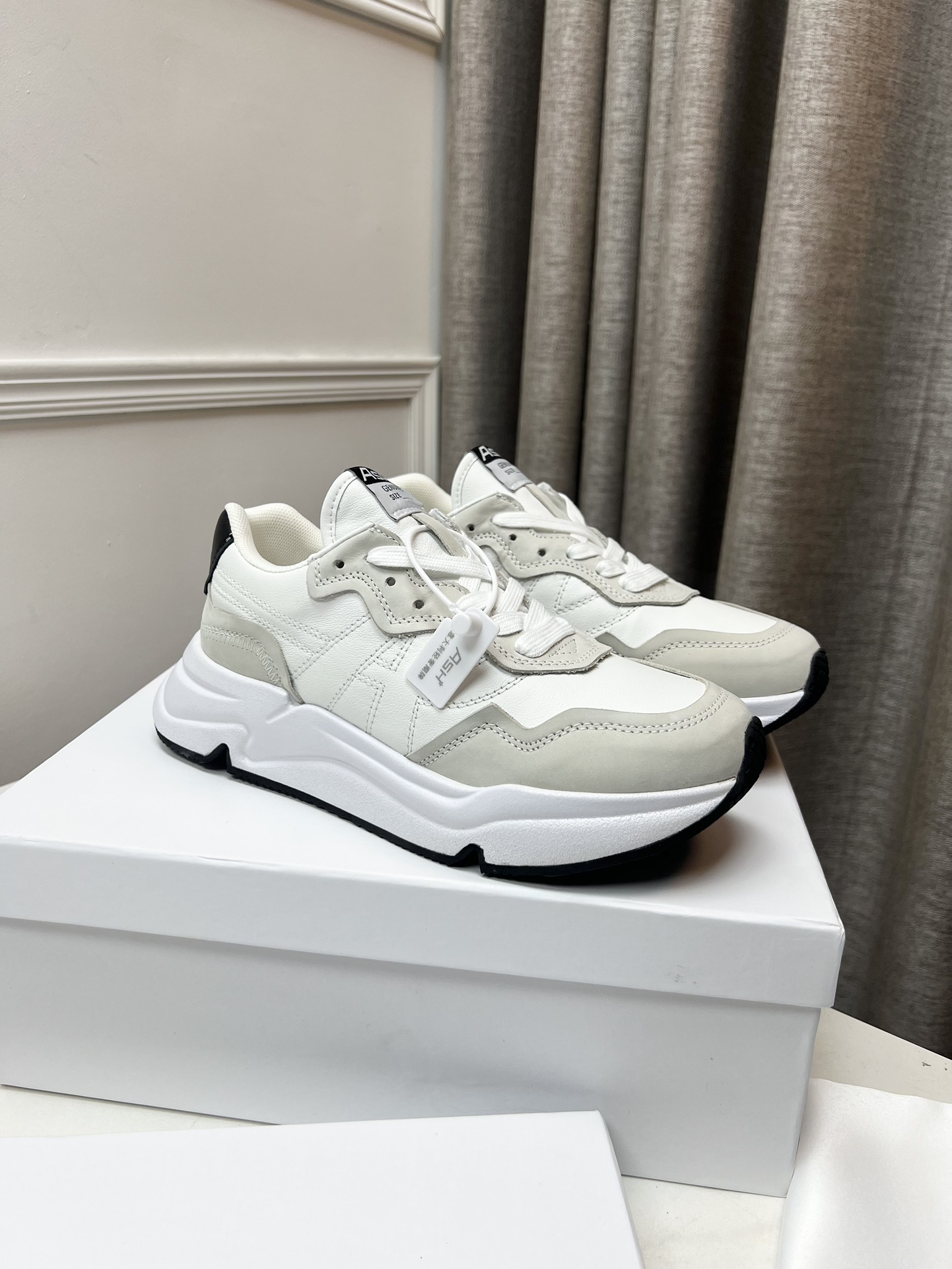 Hermes Female Sneakers Breathable M-s