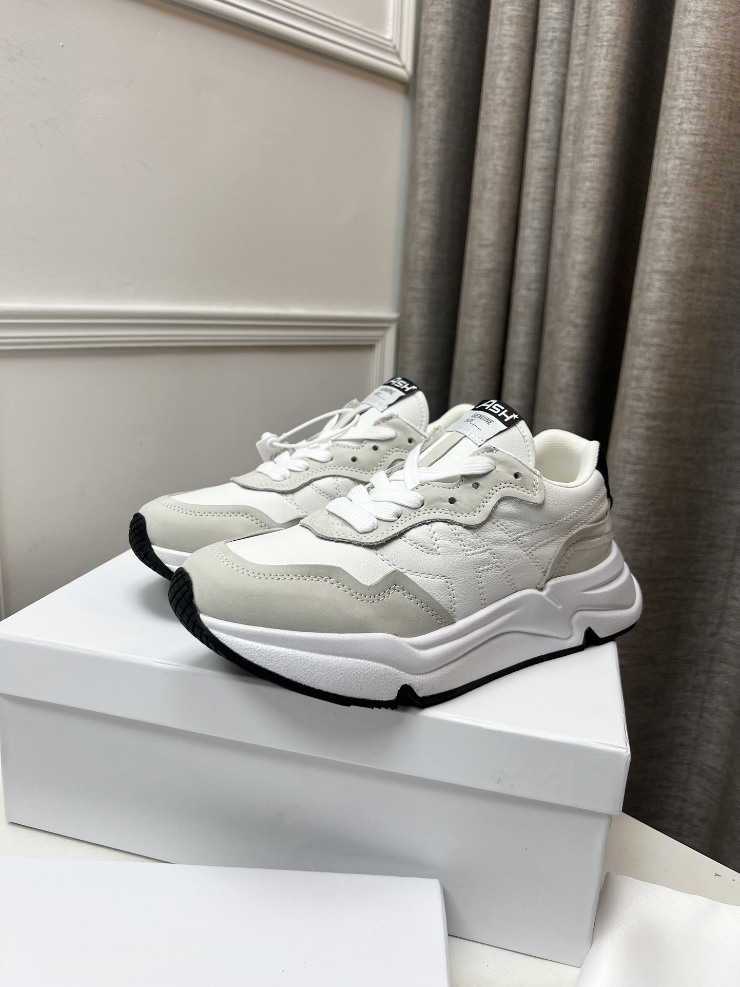 Hermes Female Sneakers Breathable M-s
