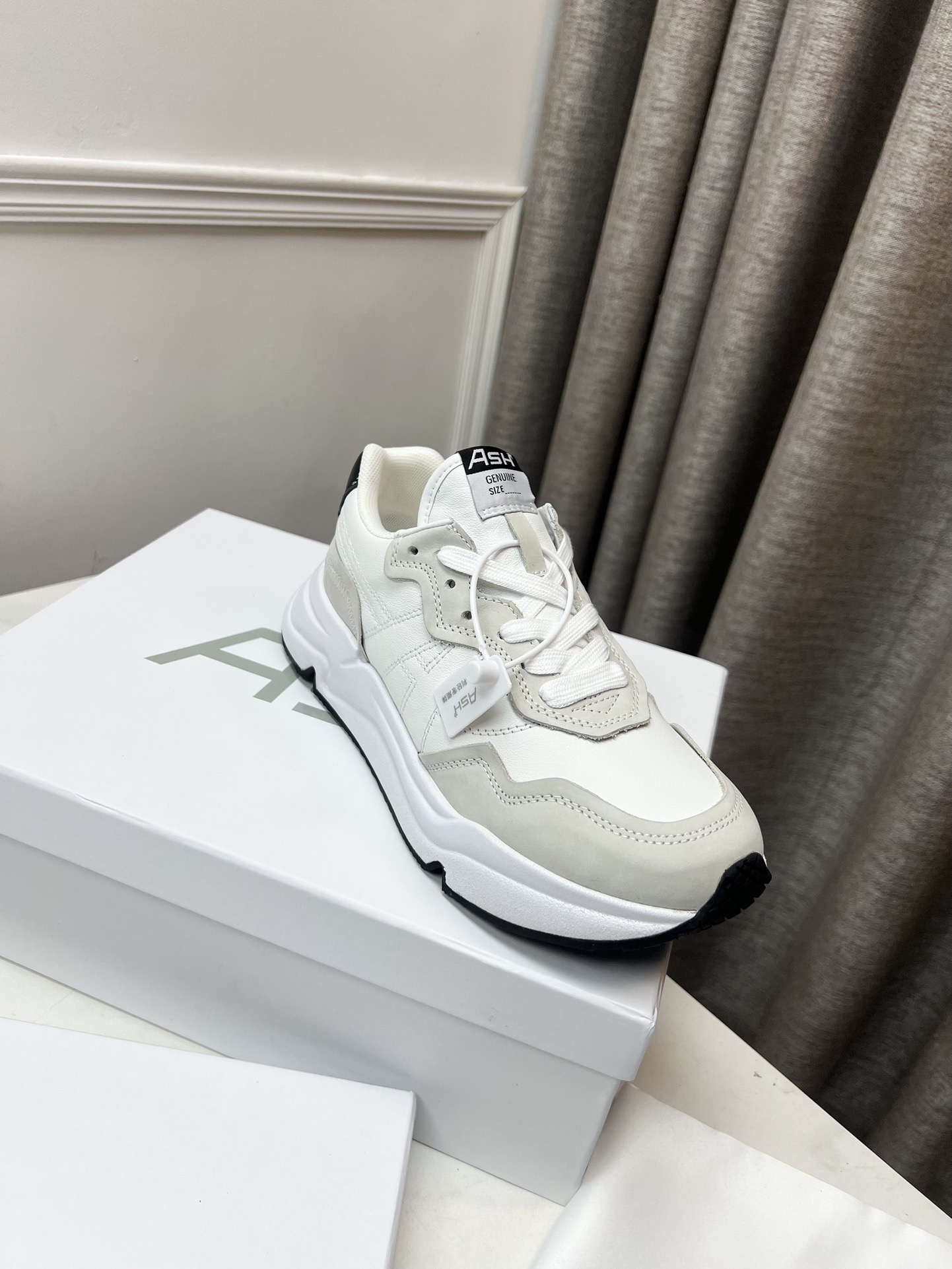 Hermes Female Sneakers Breathable M-s