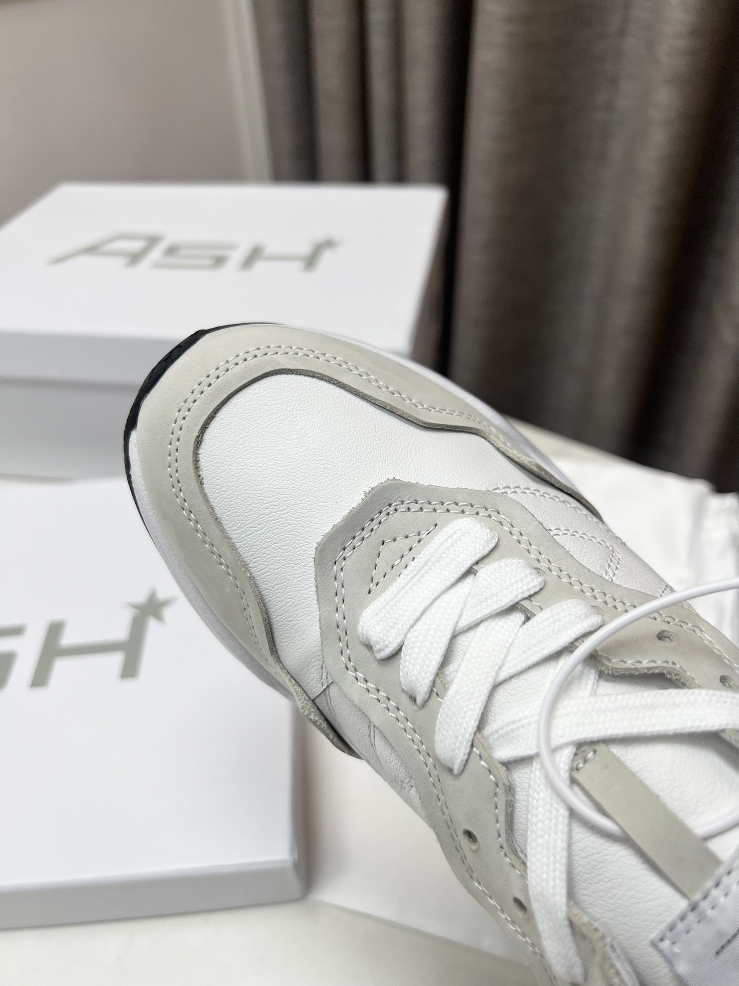 Hermes Female Sneakers Breathable M-s