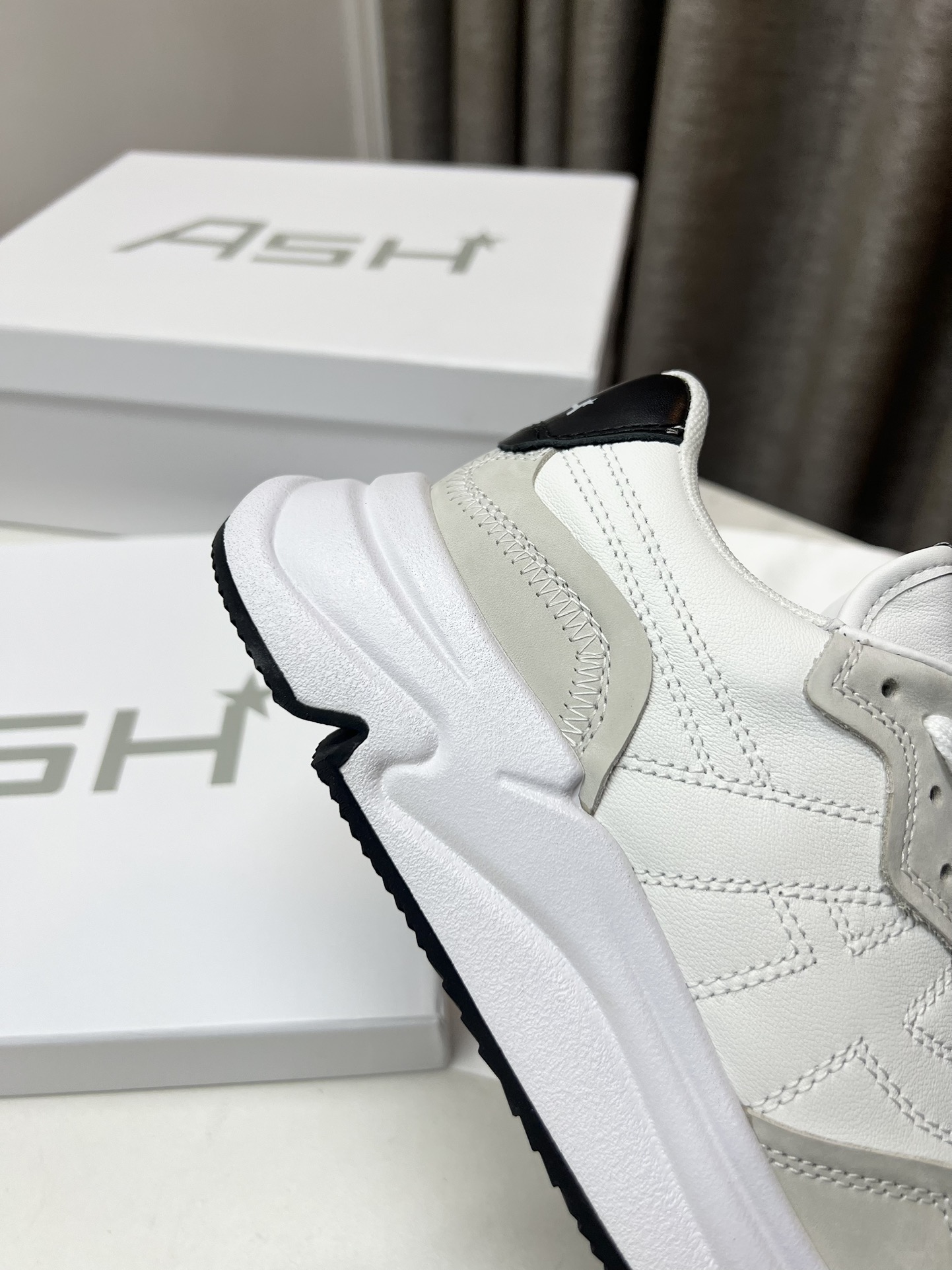 Hermes Female Sneakers Breathable M-s