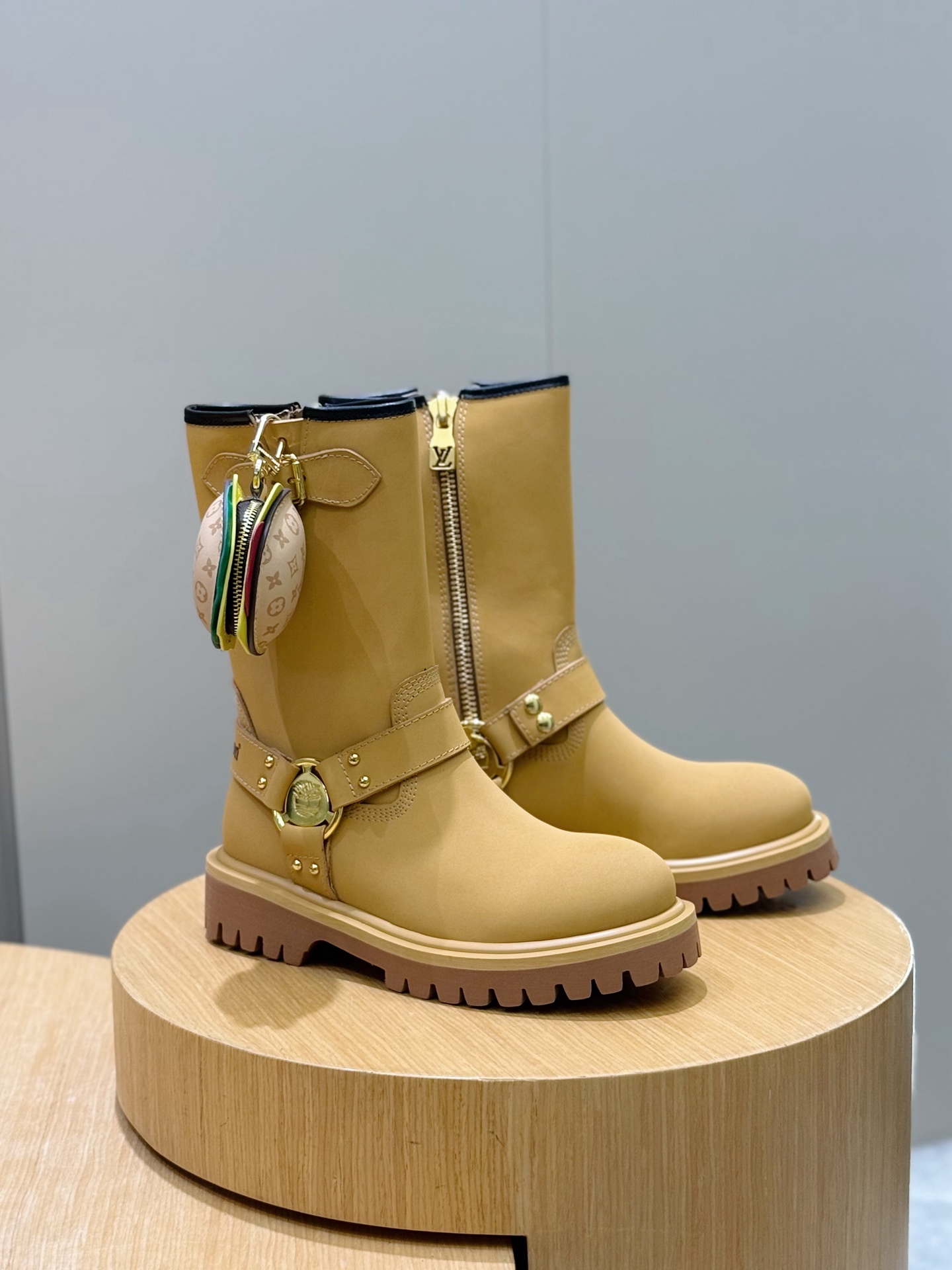 Louis Vuitton Timberland Male Basic Shoes M-l
