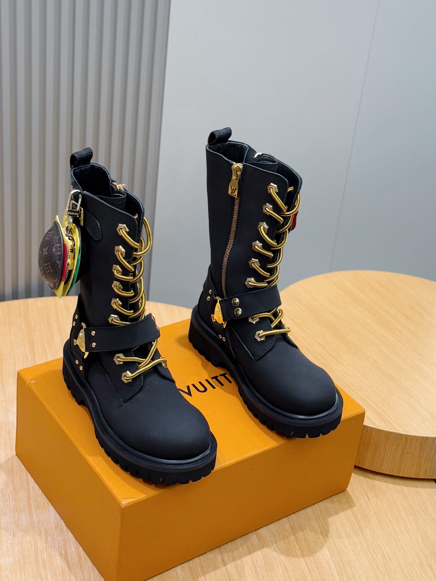 Louis Vuitton Timberland Male Basic Shoes M-l