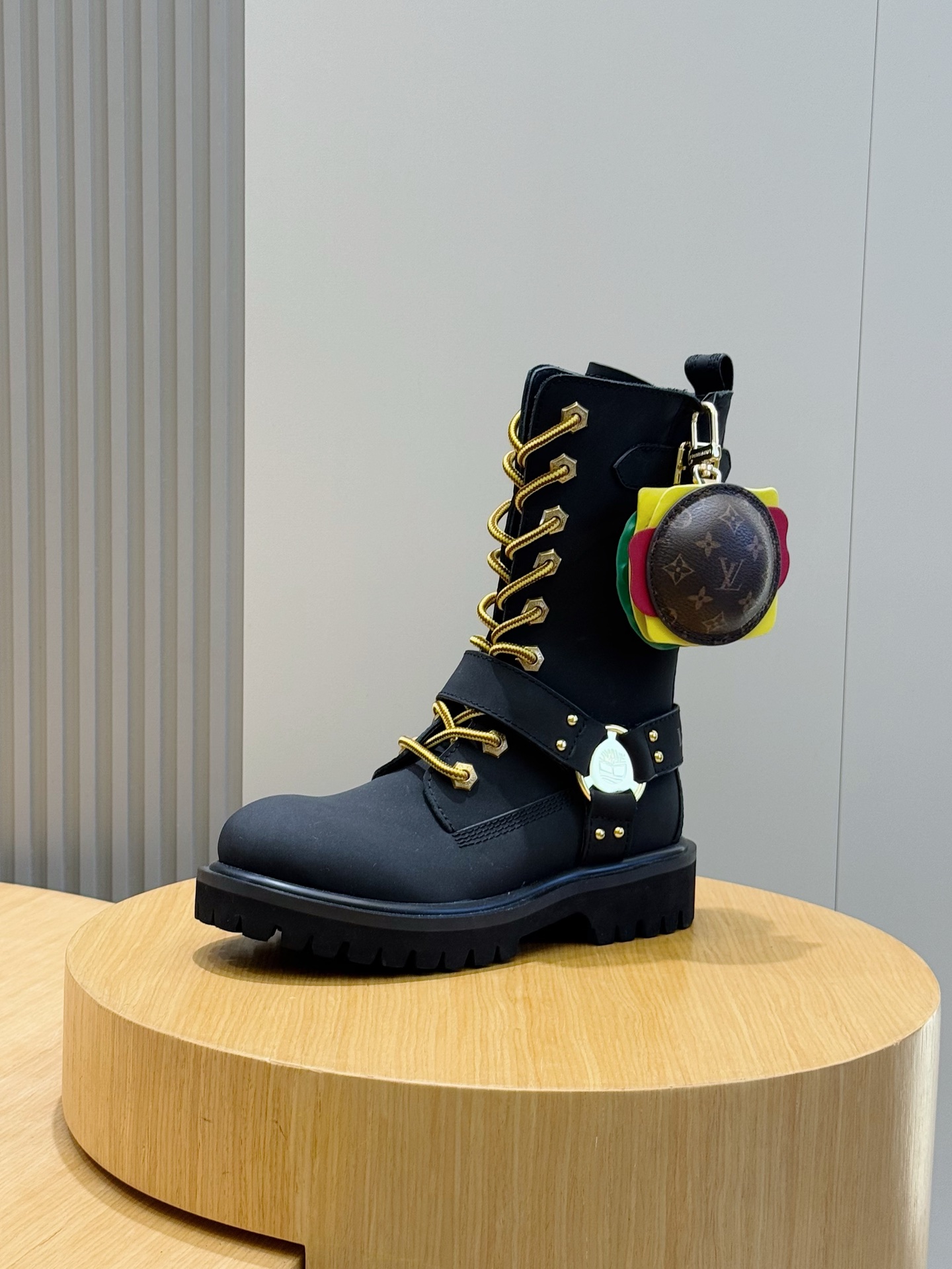 Louis Vuitton Timberland Male Basic Shoes M-l