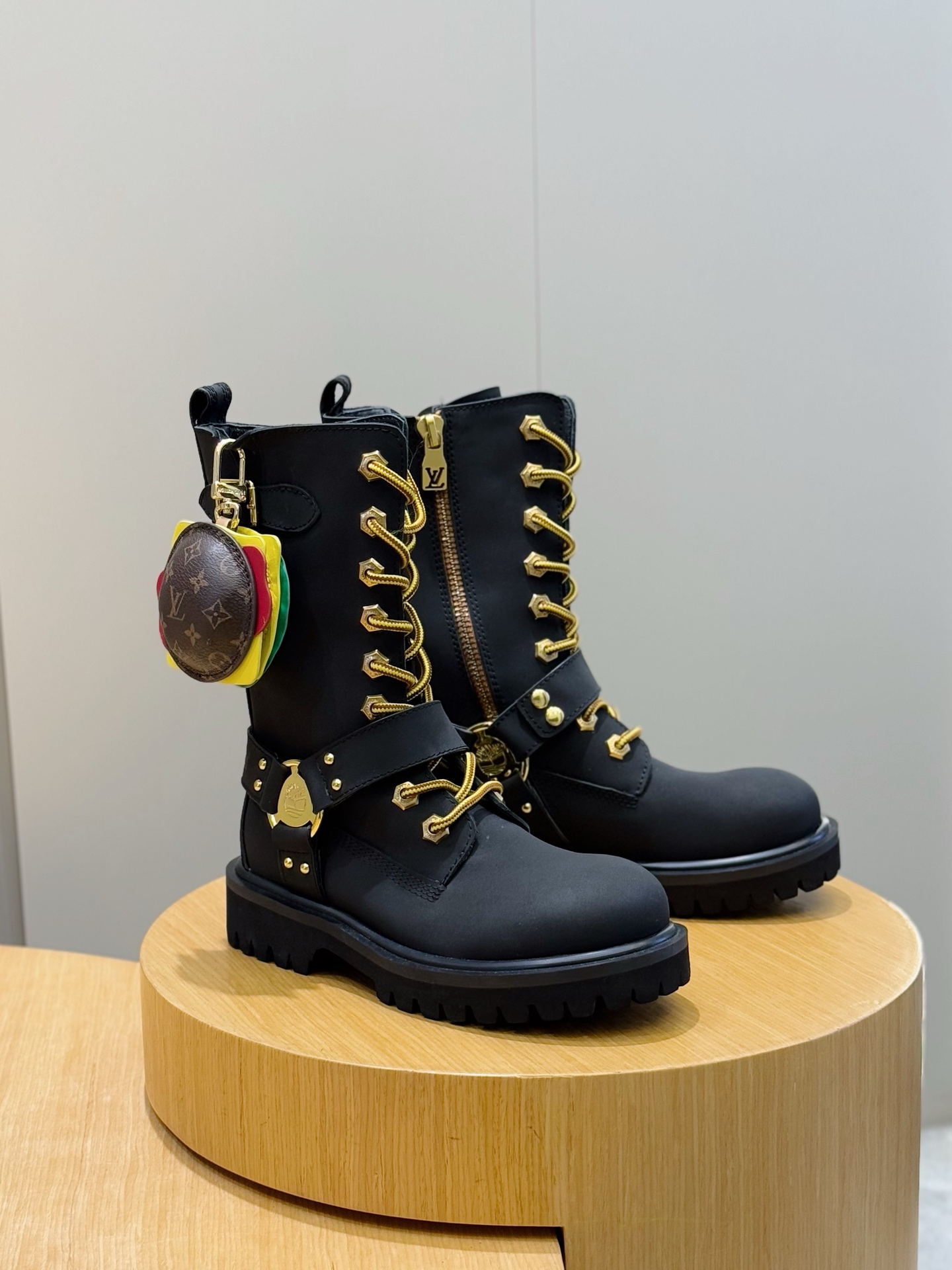 Louis Vuitton Timberland Male Basic Shoes M-l