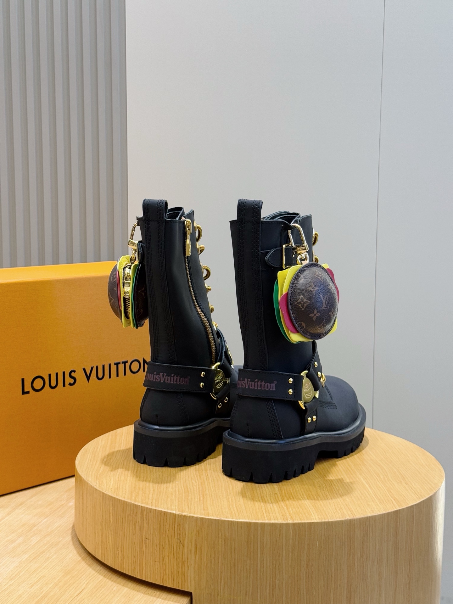 Louis Vuitton Timberland Male Basic Shoes M-l