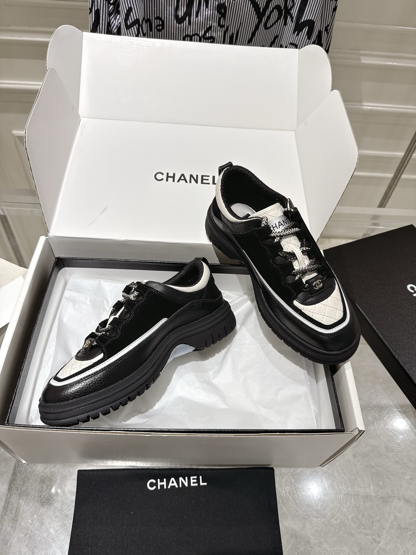 Chanel Sneakers L-s
