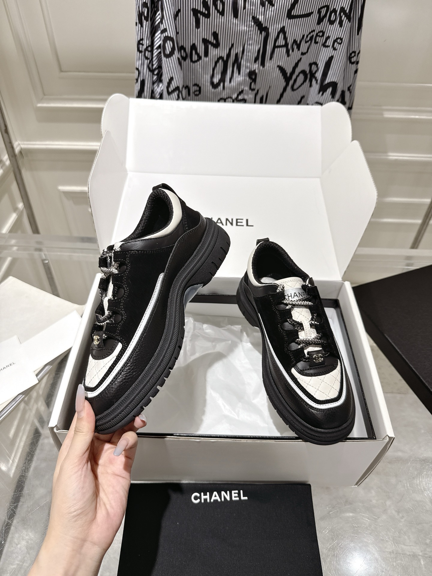 Chanel Sneakers L-s