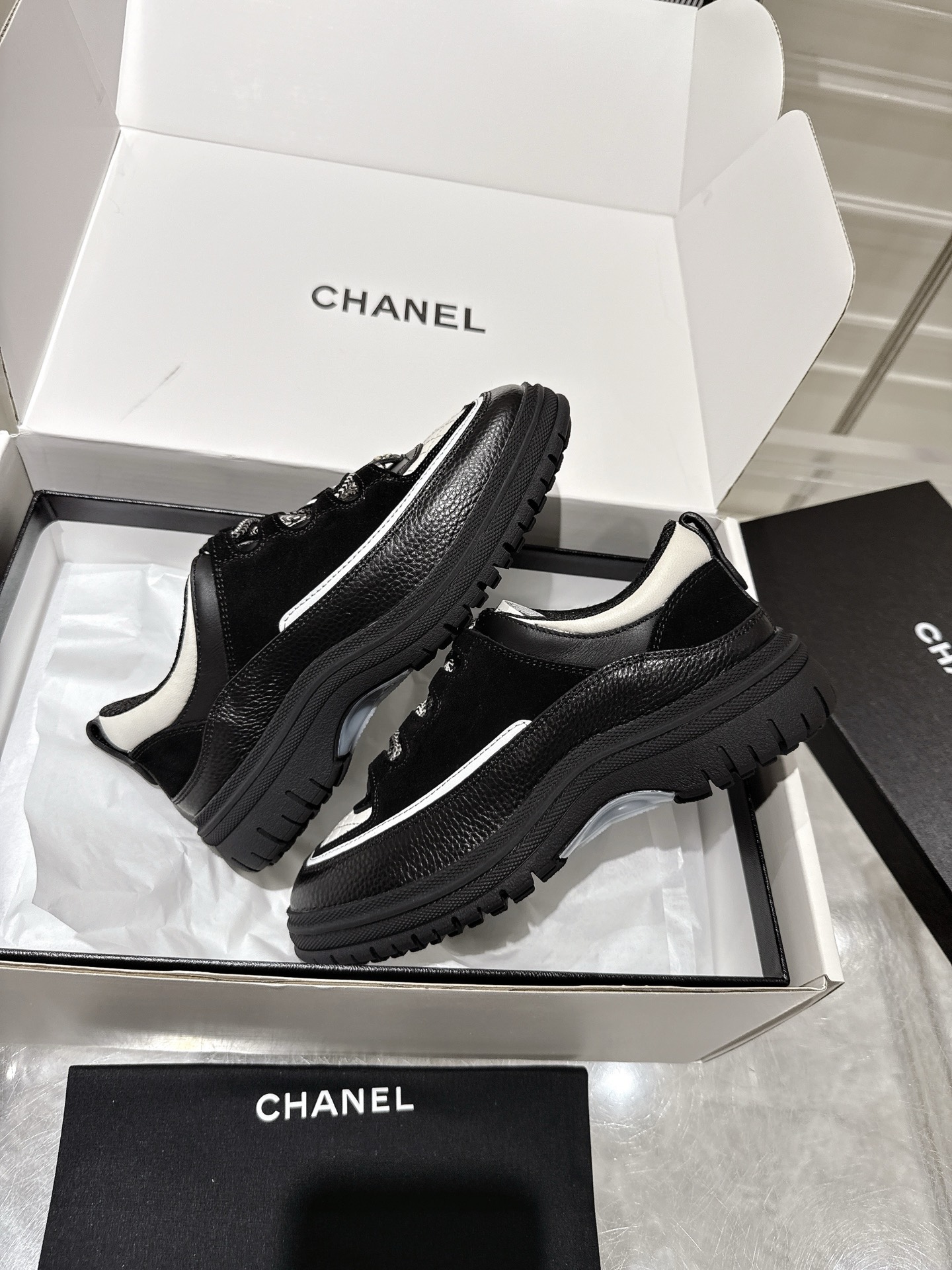 Chanel Sneakers L-s