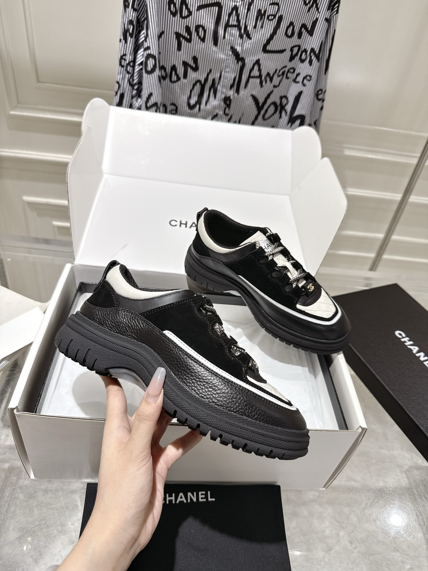 Chanel Sneakers L-s