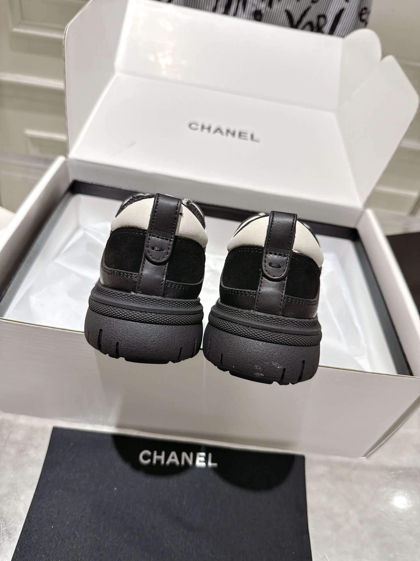 Chanel Sneakers L-s