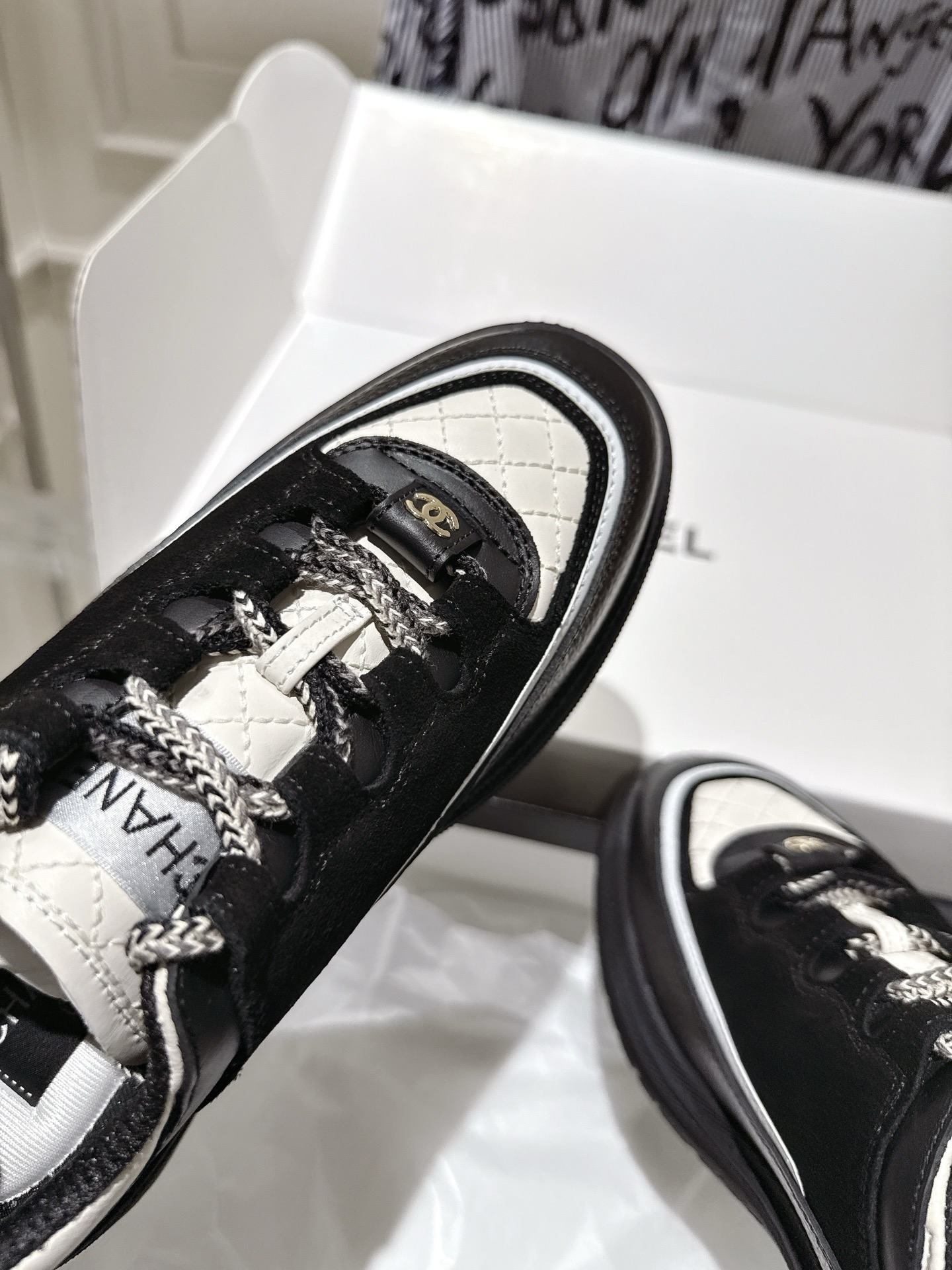 Chanel Sneakers L-s