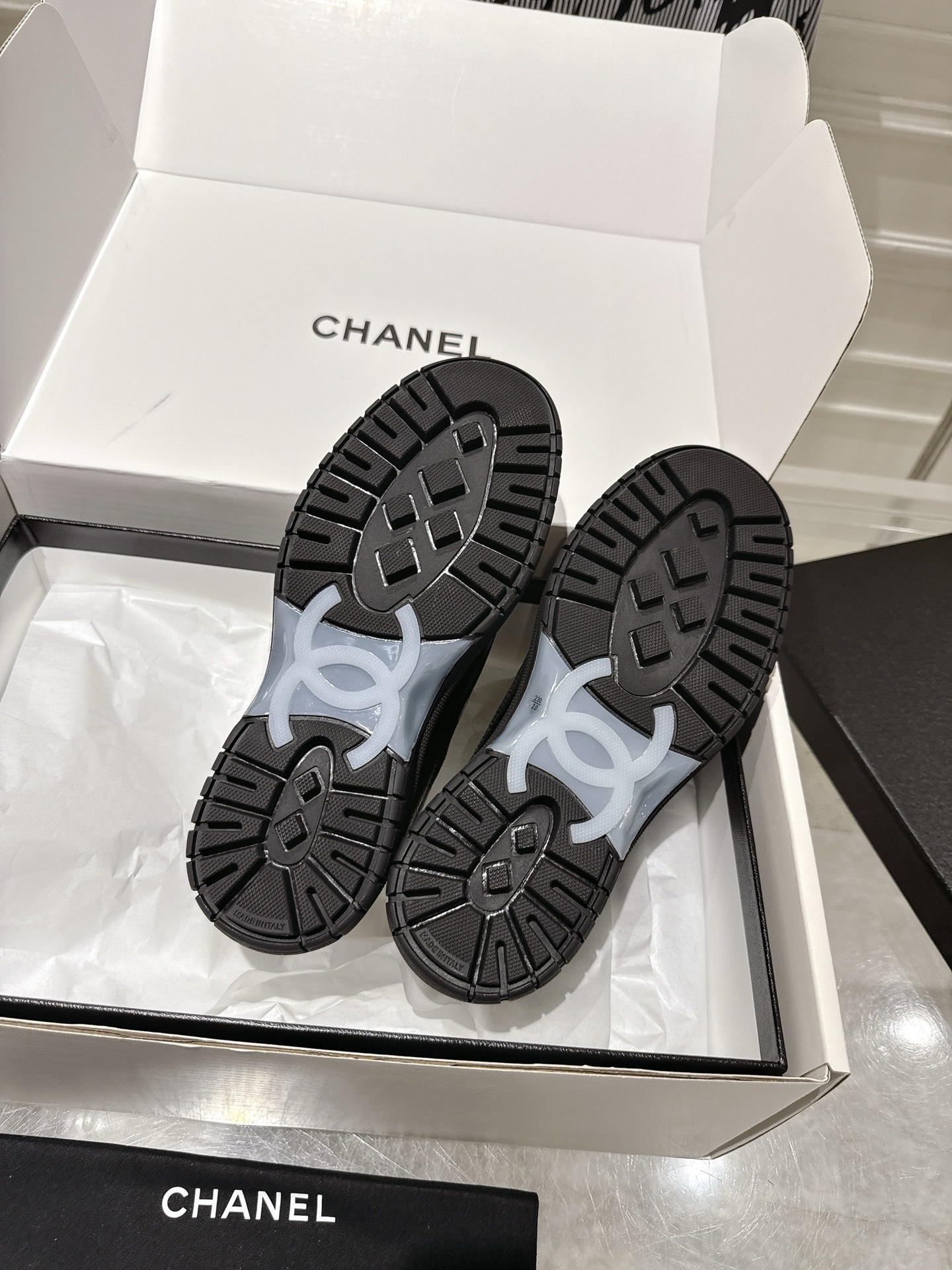 Chanel Sneakers L-s