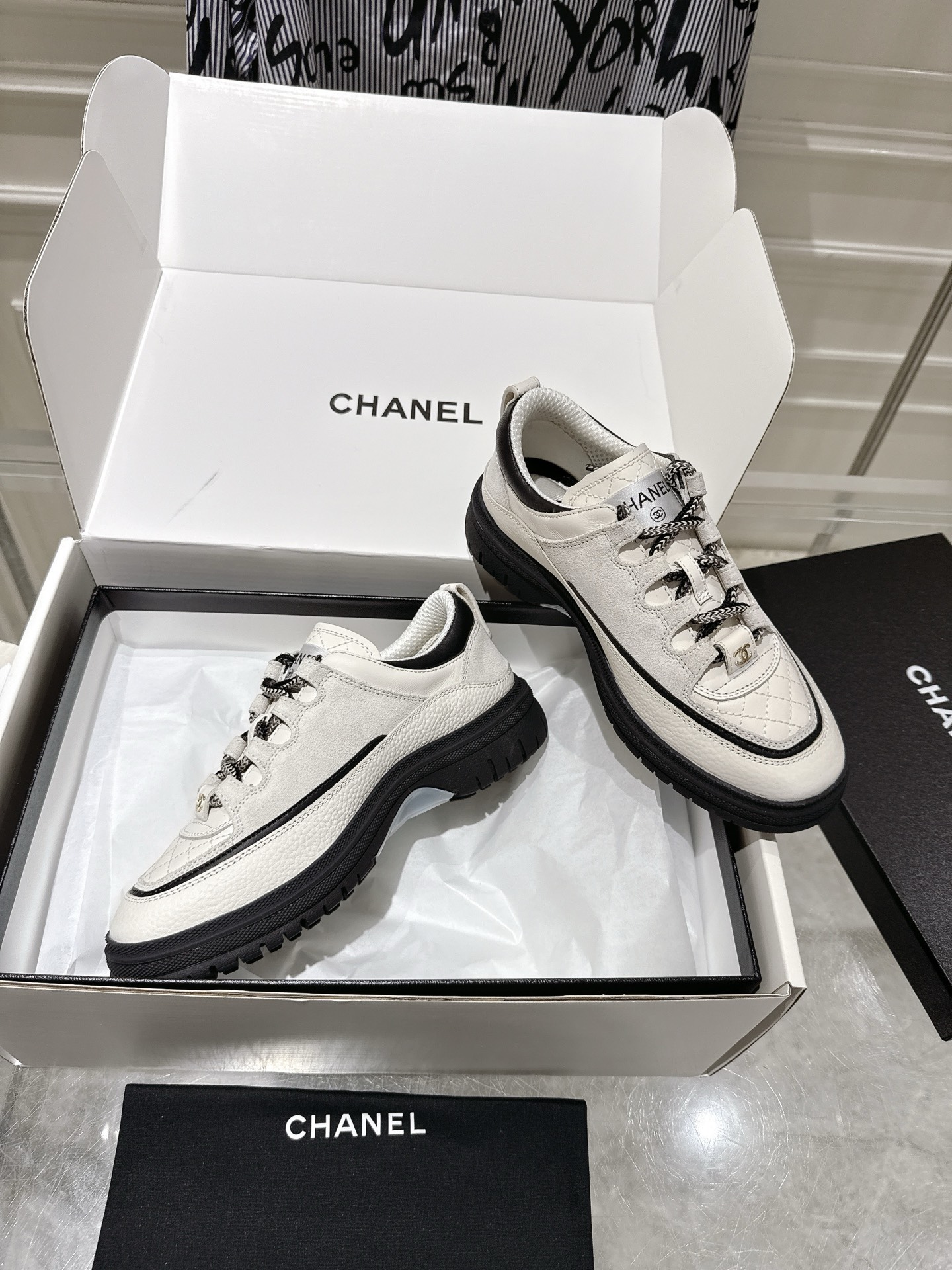 Chanel Sneakers L-s