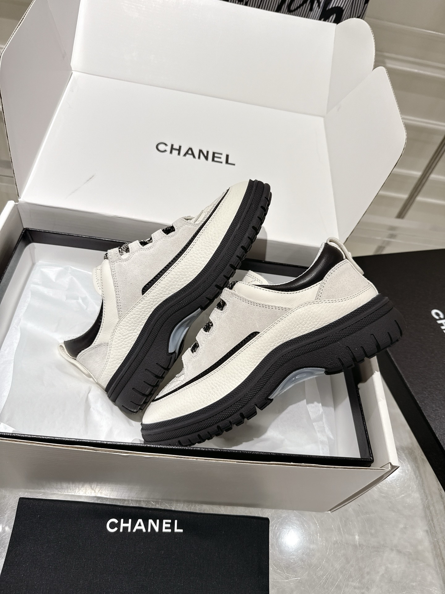 Chanel Sneakers L-s