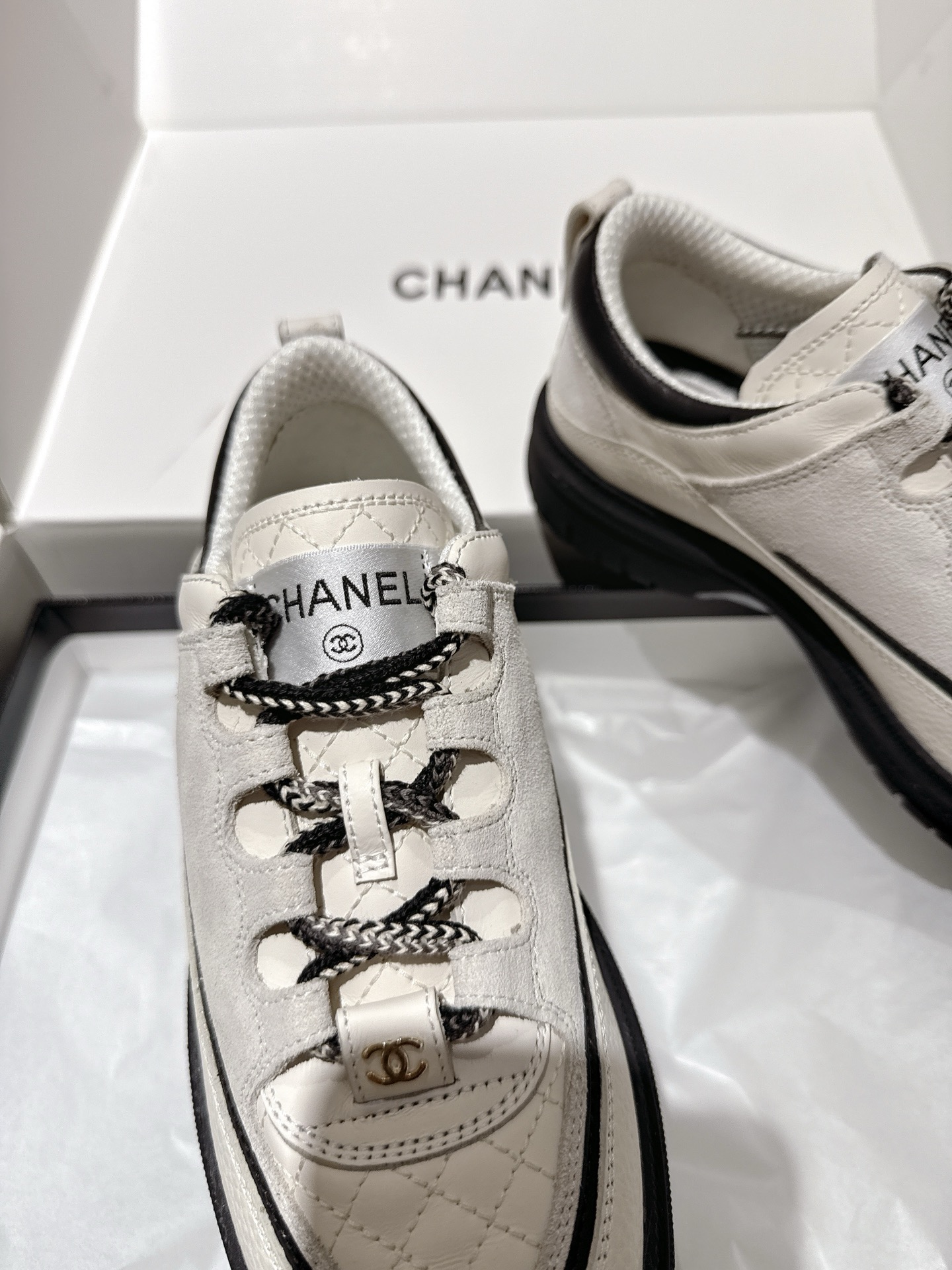 Chanel Sneakers L-s