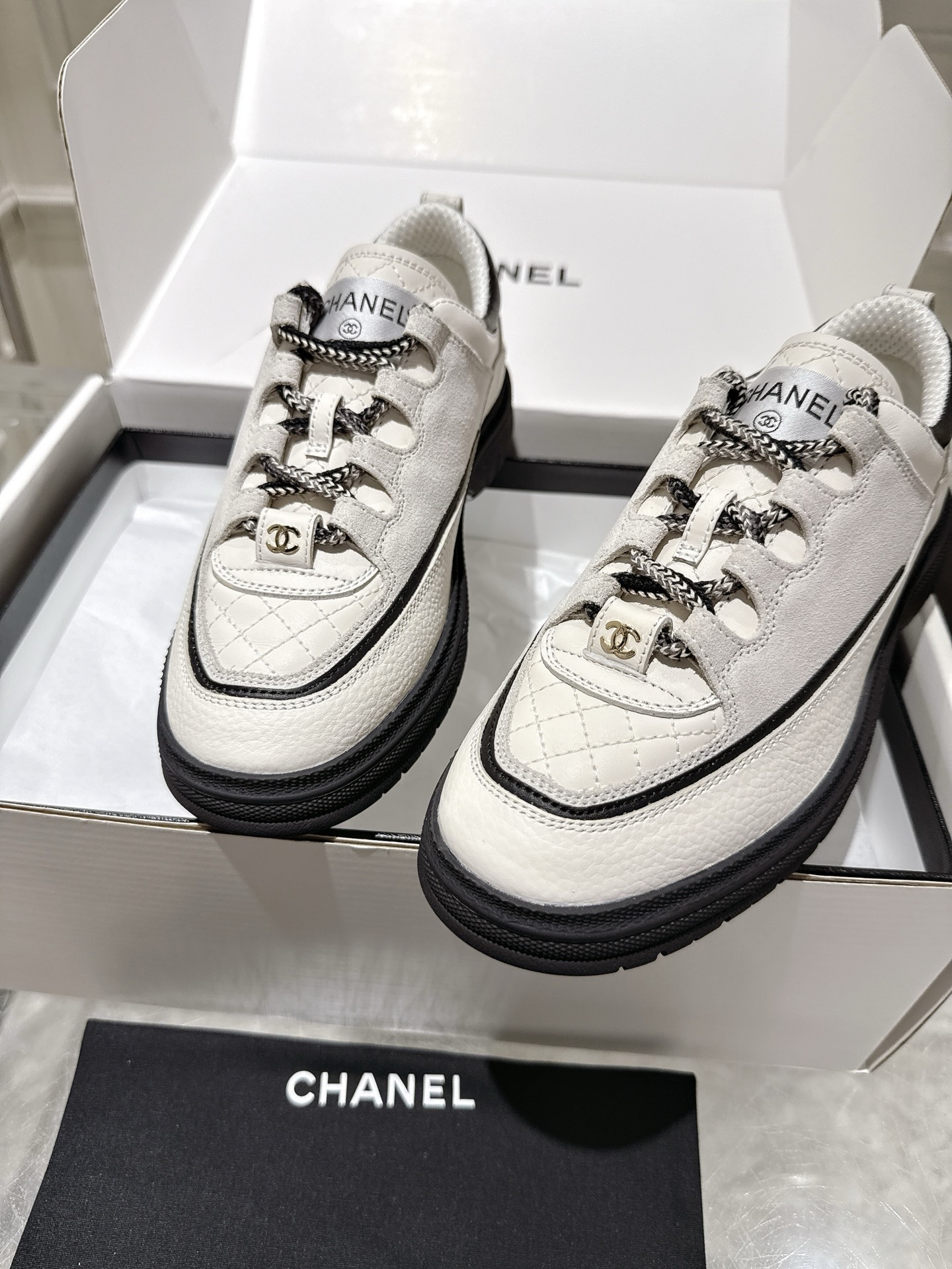 Chanel Sneakers L-s