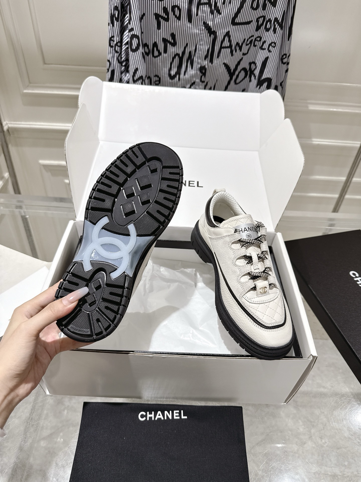 Chanel Sneakers L-s
