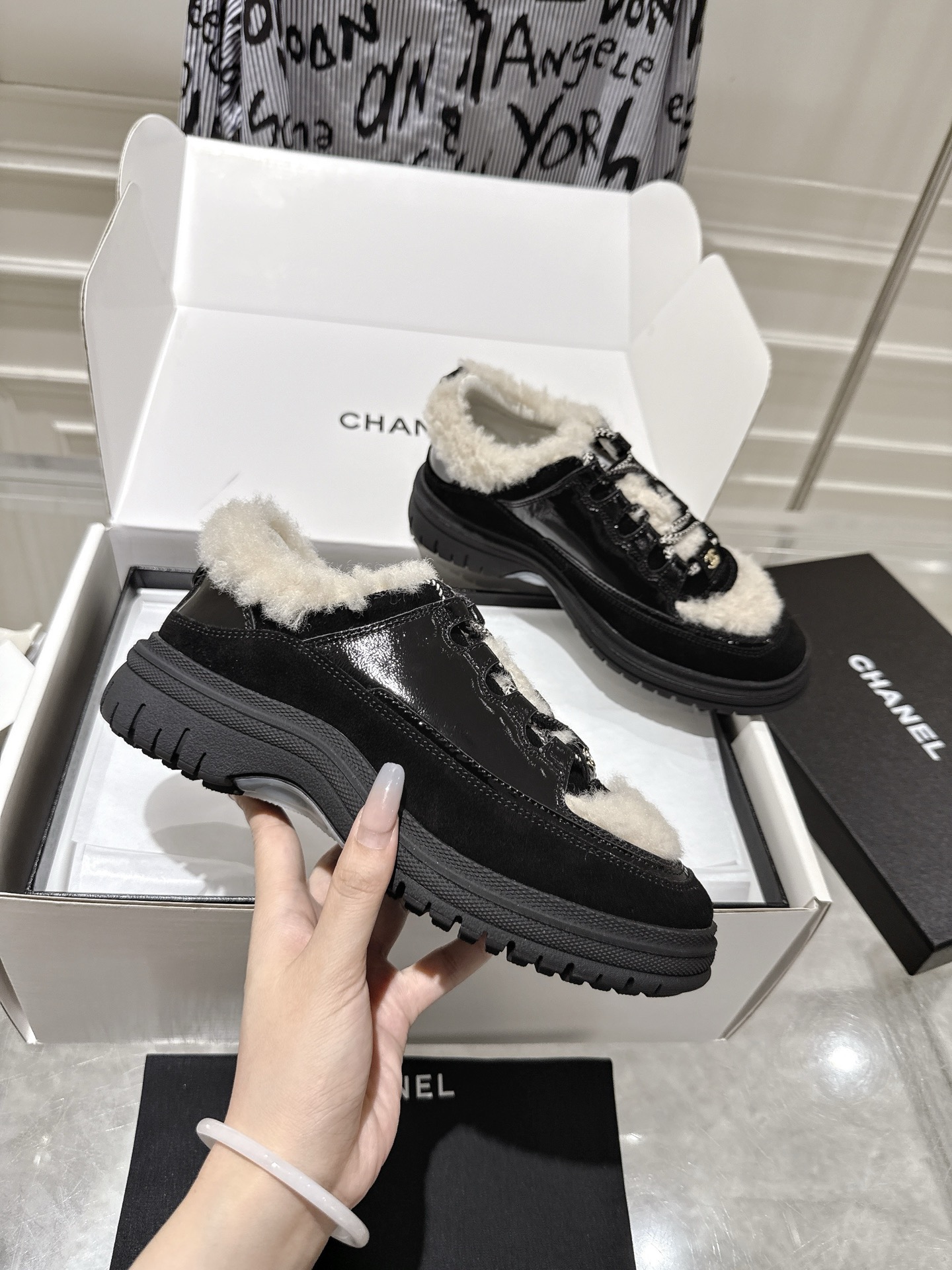 Chanel Sneakers L-s