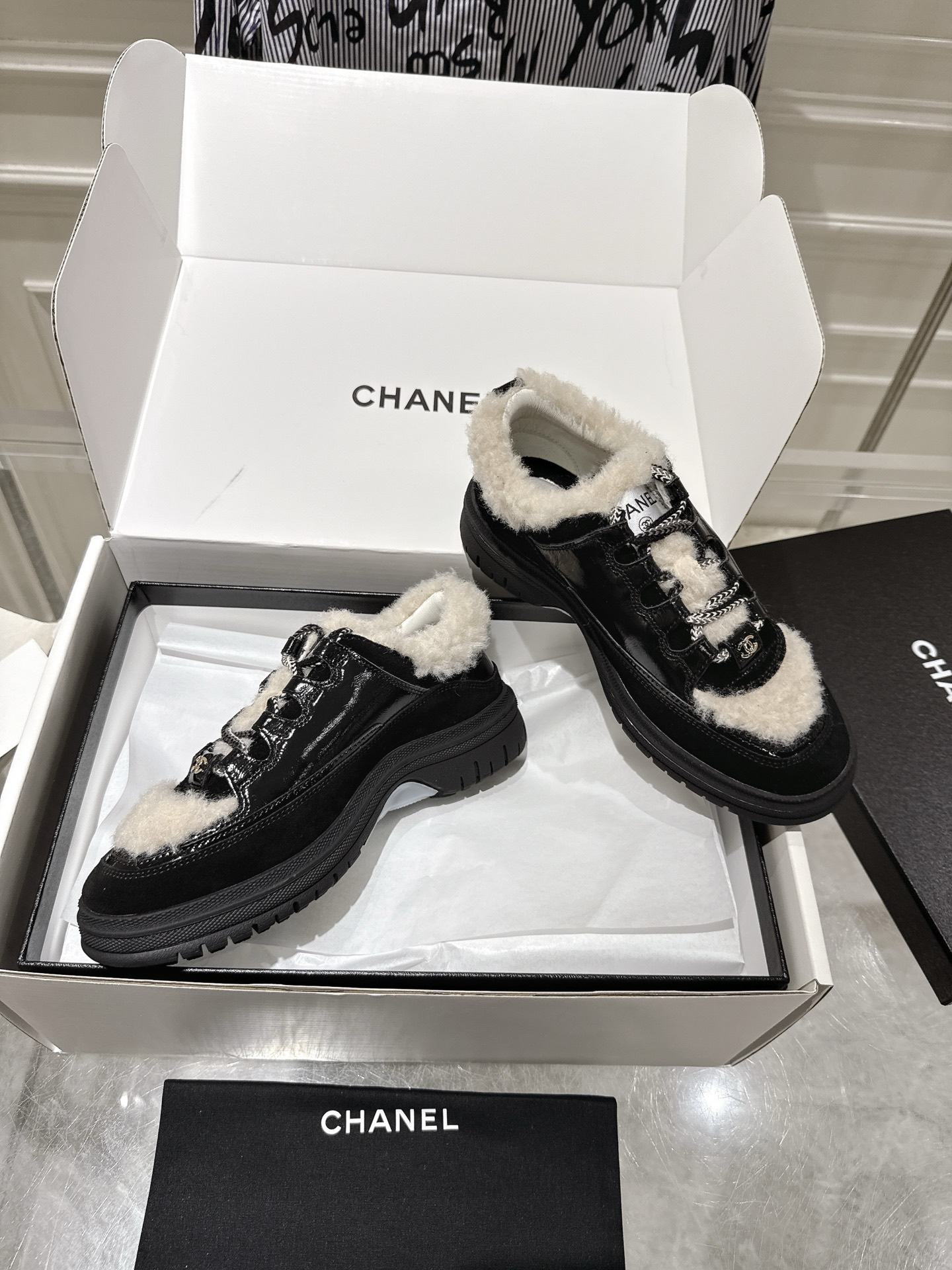 Chanel Sneakers L-s