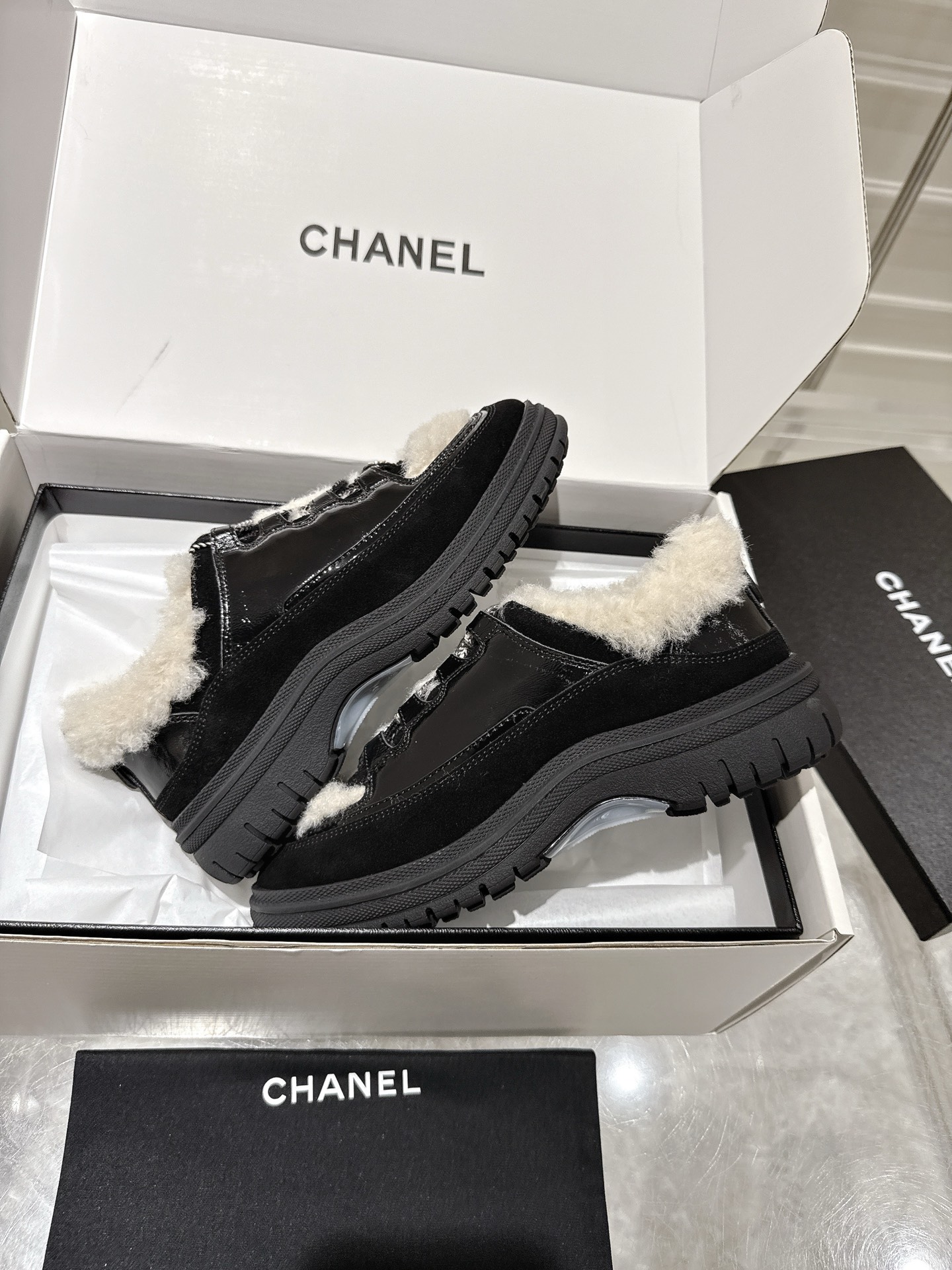 Chanel Sneakers L-s