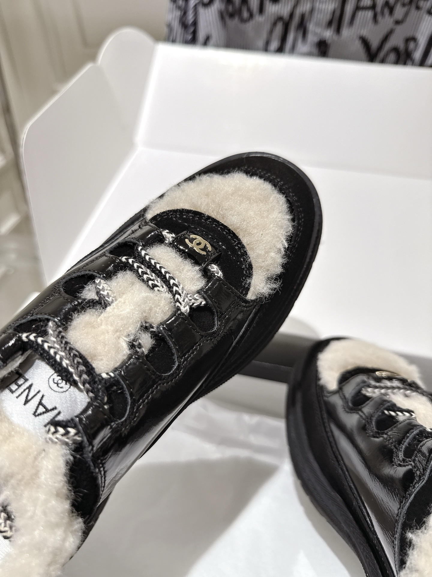 Chanel Sneakers L-s