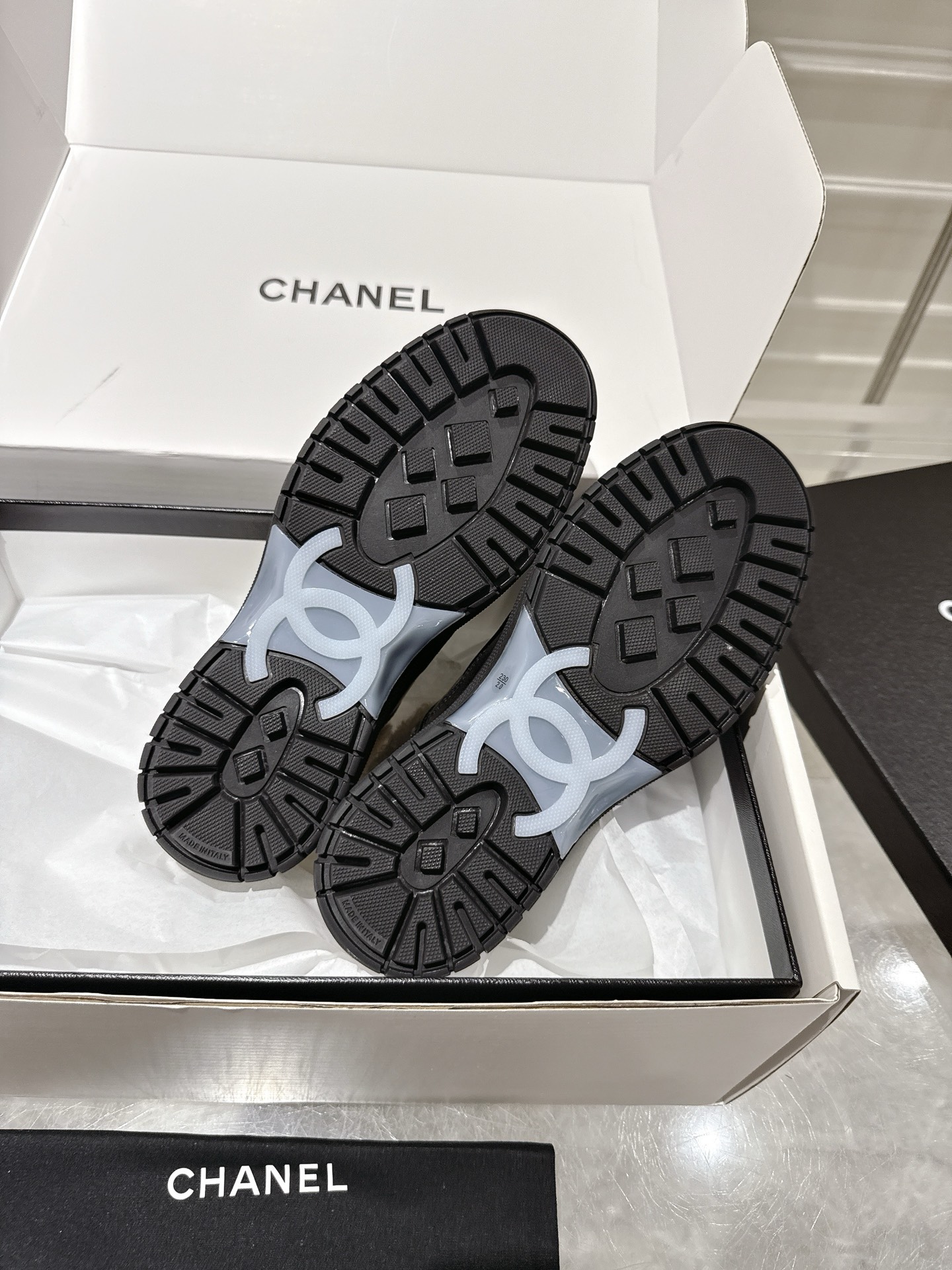 Chanel Sneakers L-s