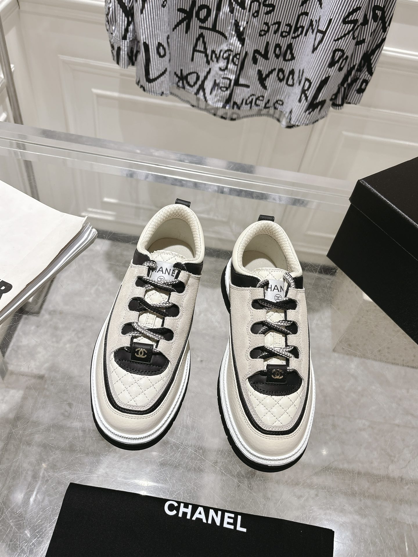 Chanel Sneakers L-s