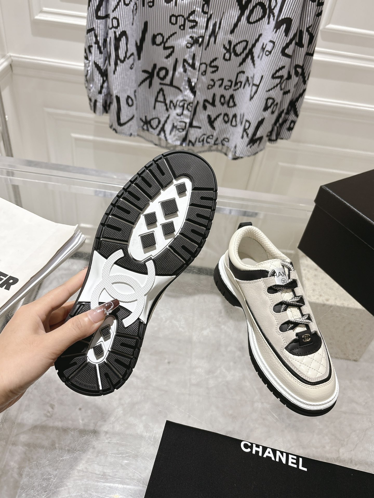 Chanel Sneakers L-s