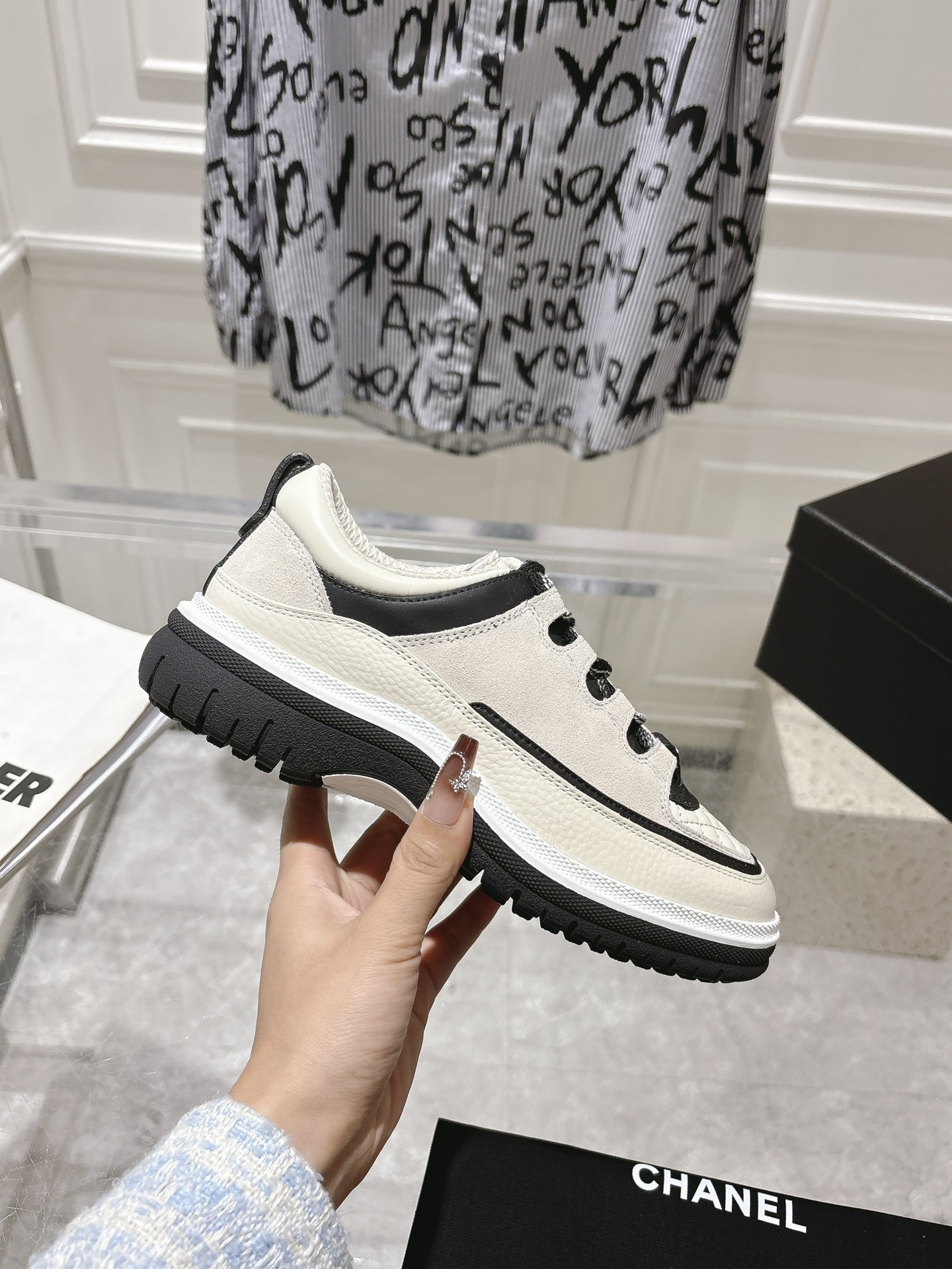 Chanel Sneakers L-s