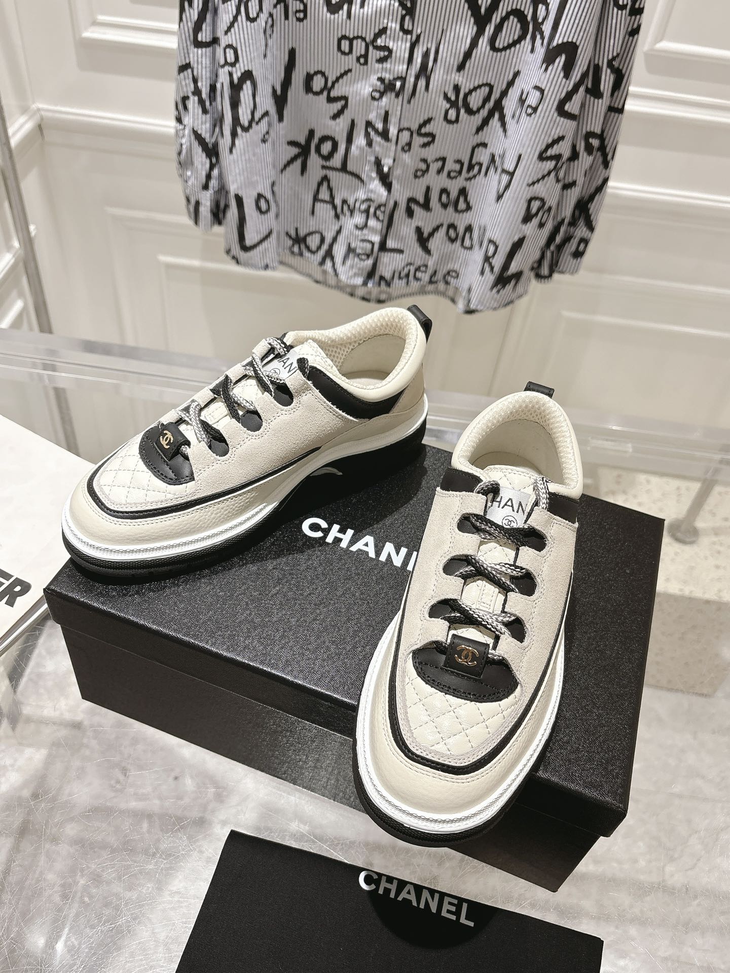 Chanel Sneakers L-s