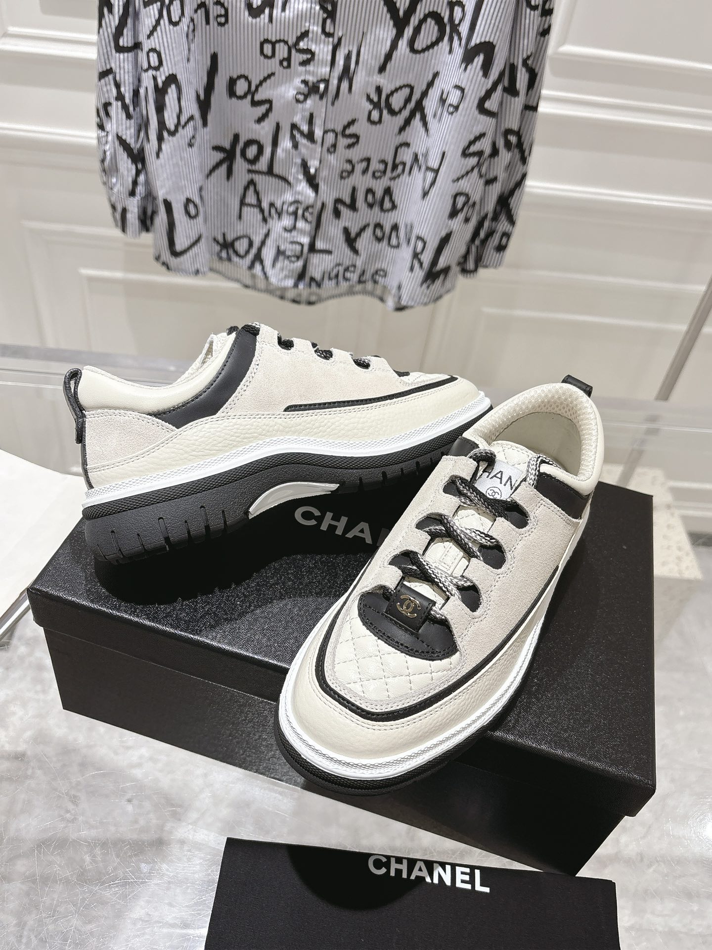 Chanel Sneakers L-s