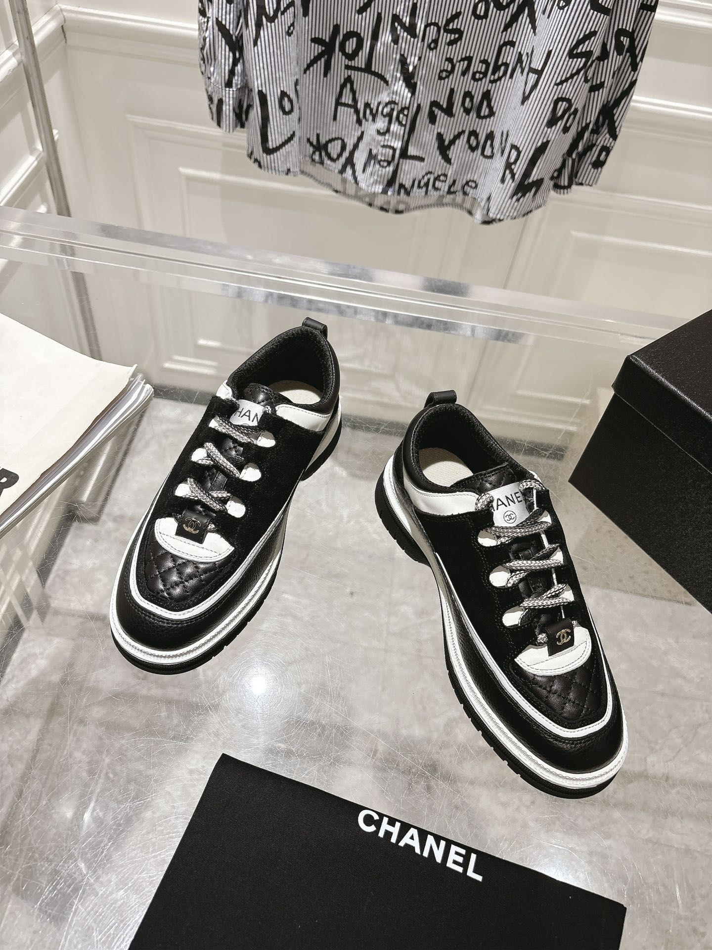 Chanel Sneakers L-s
