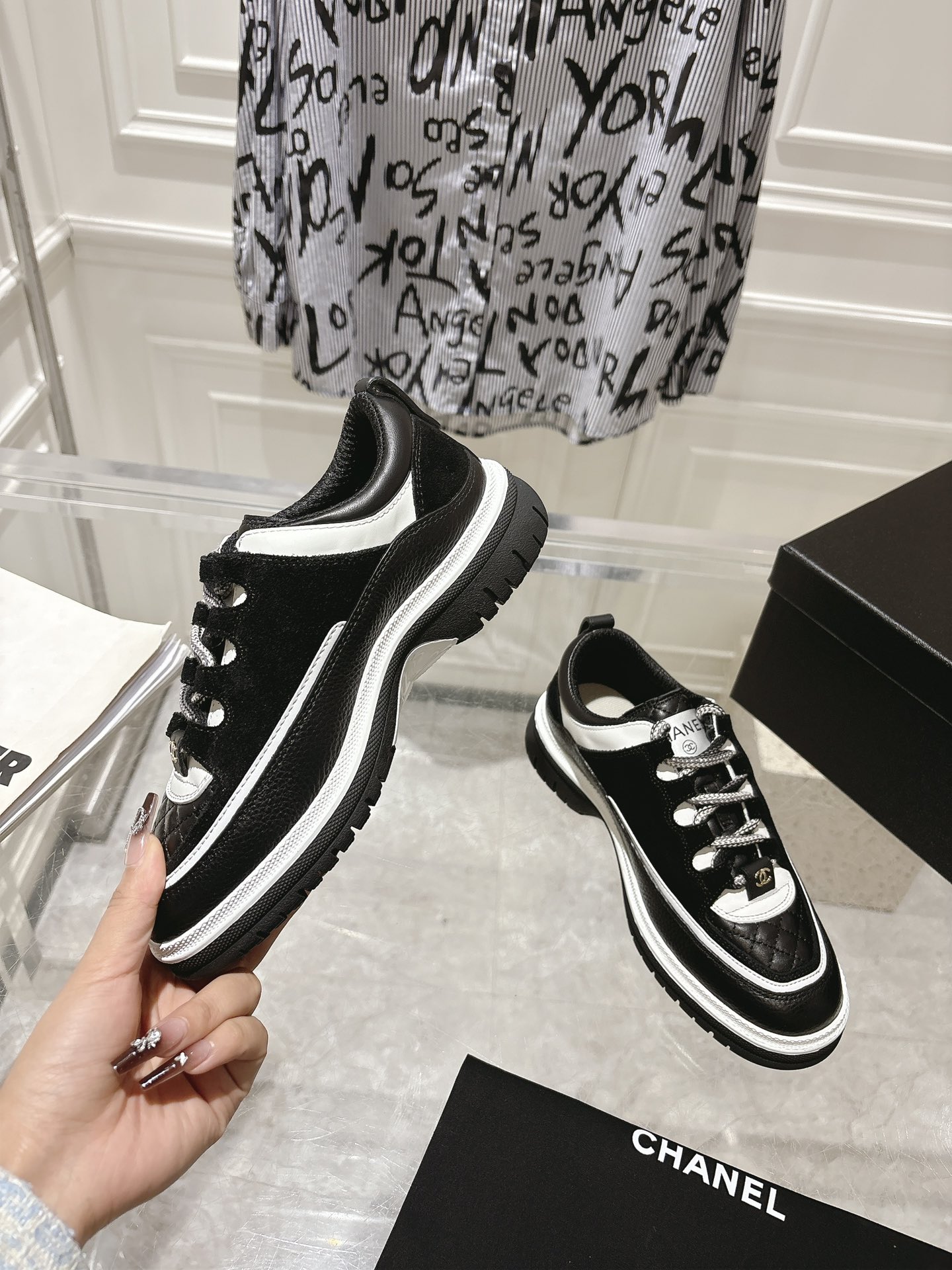 Chanel Sneakers L-s