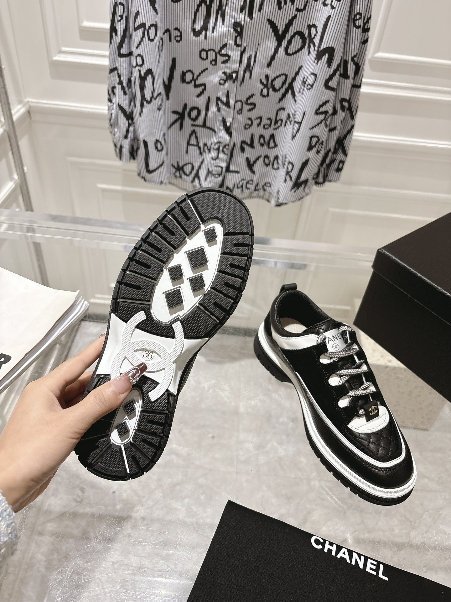 Chanel Sneakers L-s