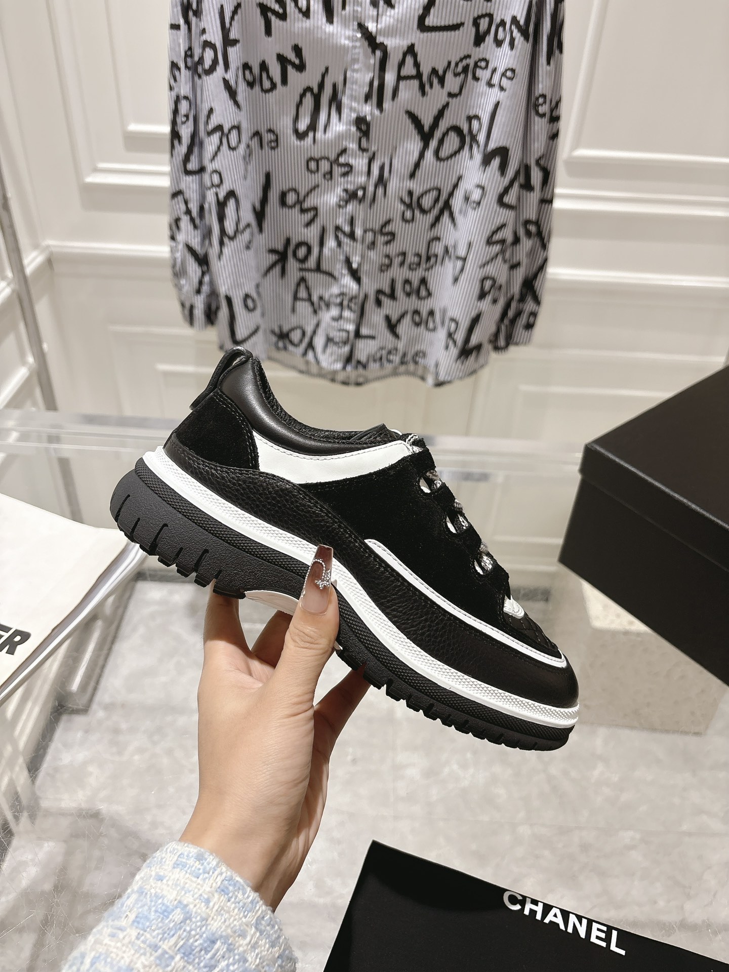 Chanel Sneakers L-s