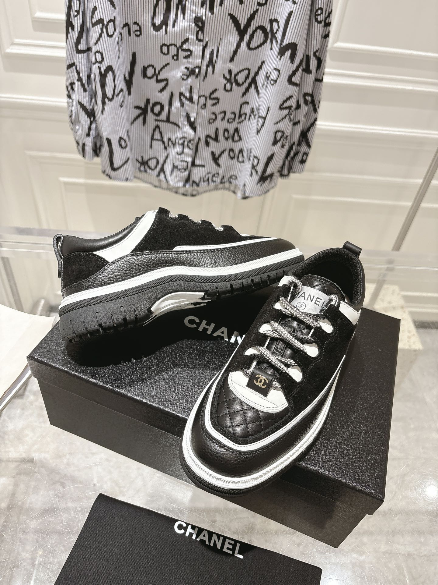 Chanel Sneakers L-s