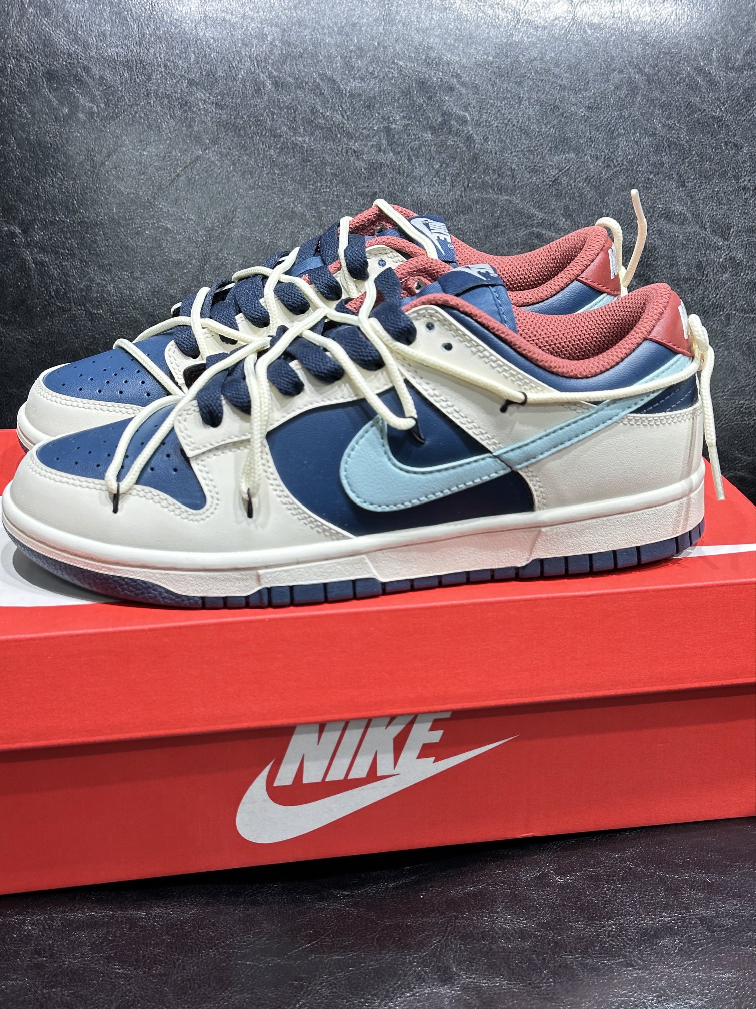 Nike Female Board Shoes L