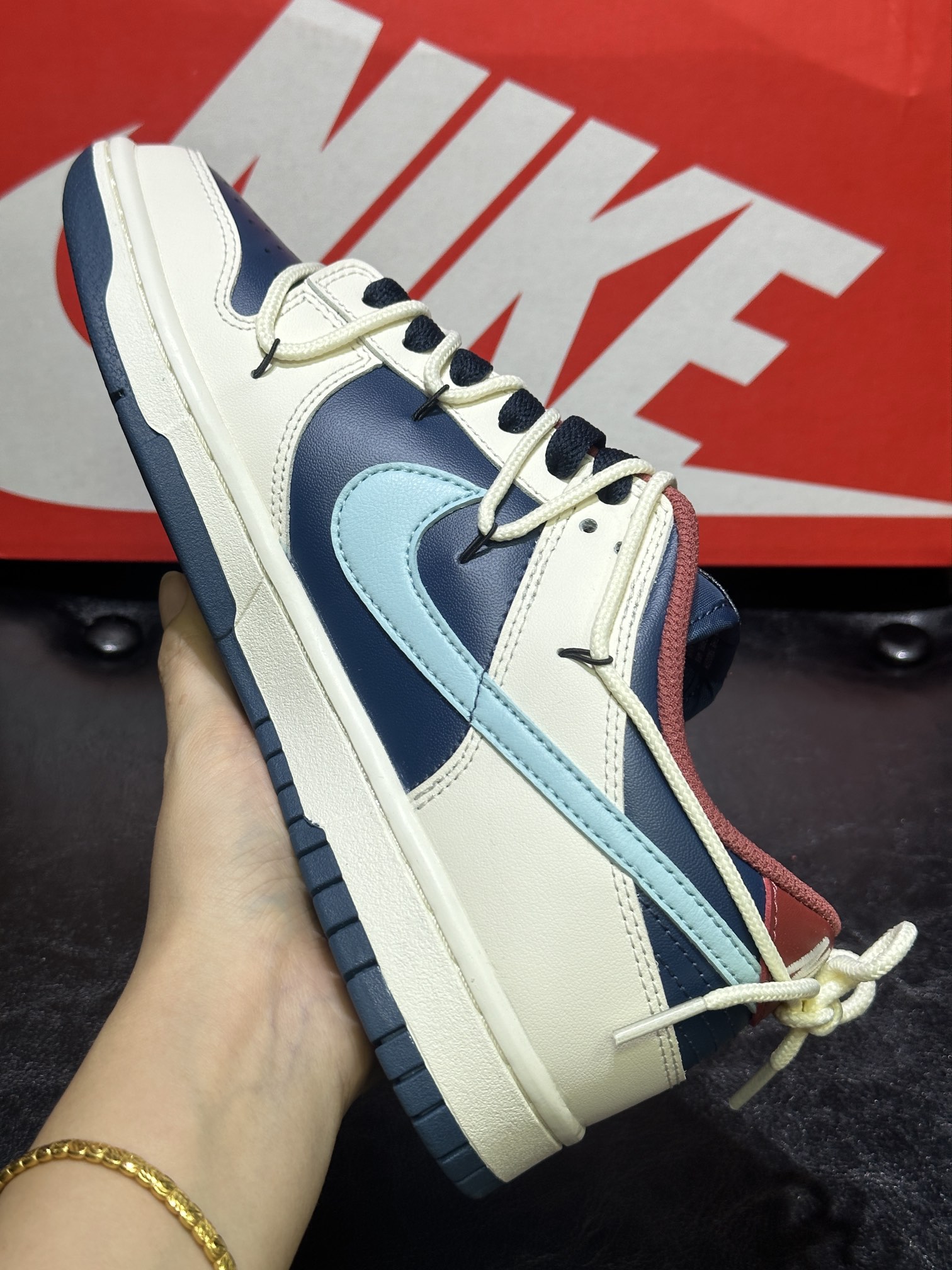 Nike Female Board Shoes L