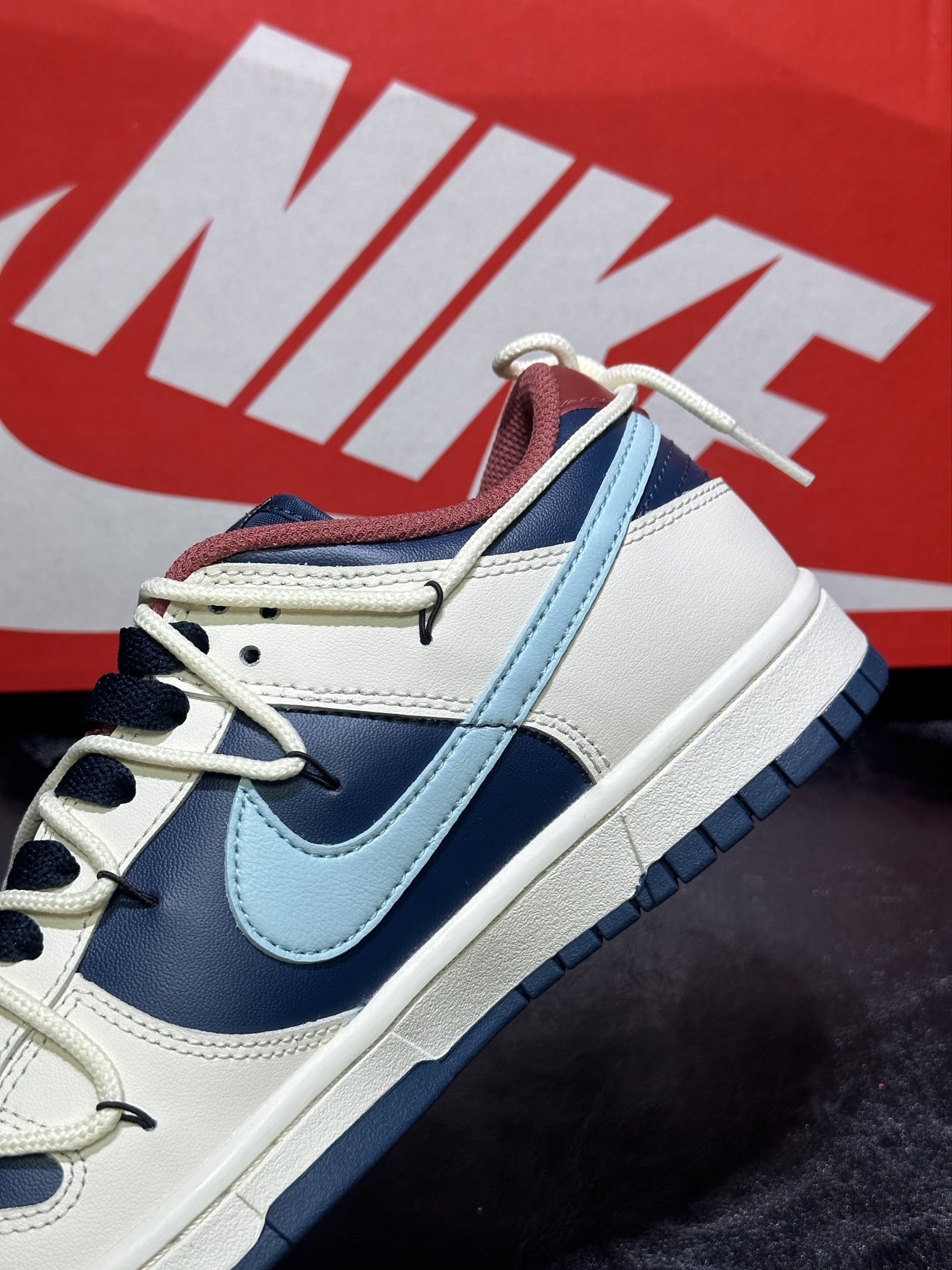 Nike Female Board Shoes L
