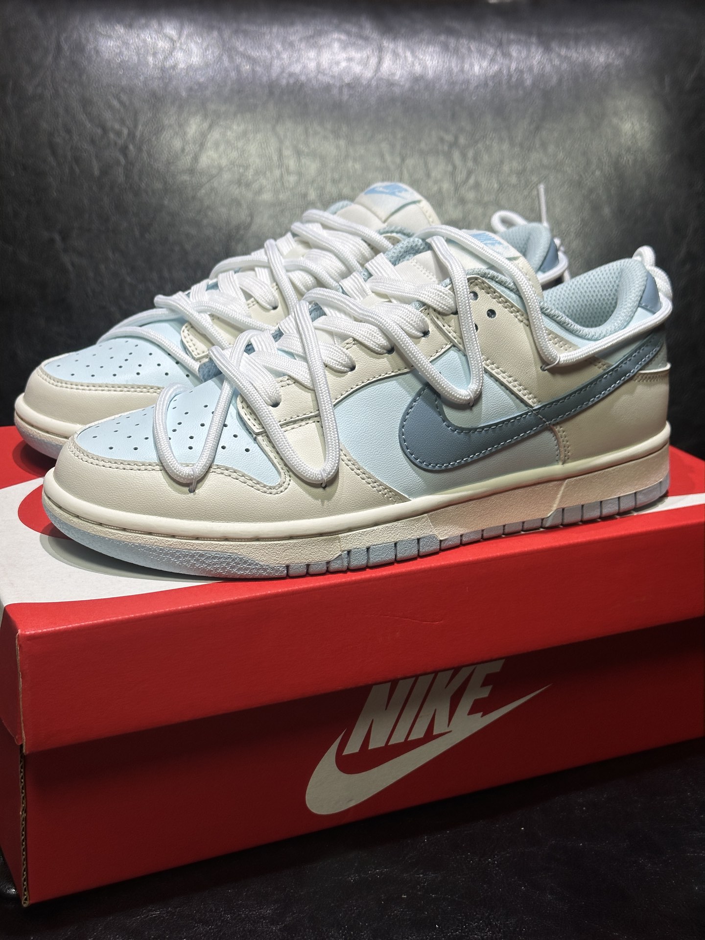 Nike Basic Shoes Blue L