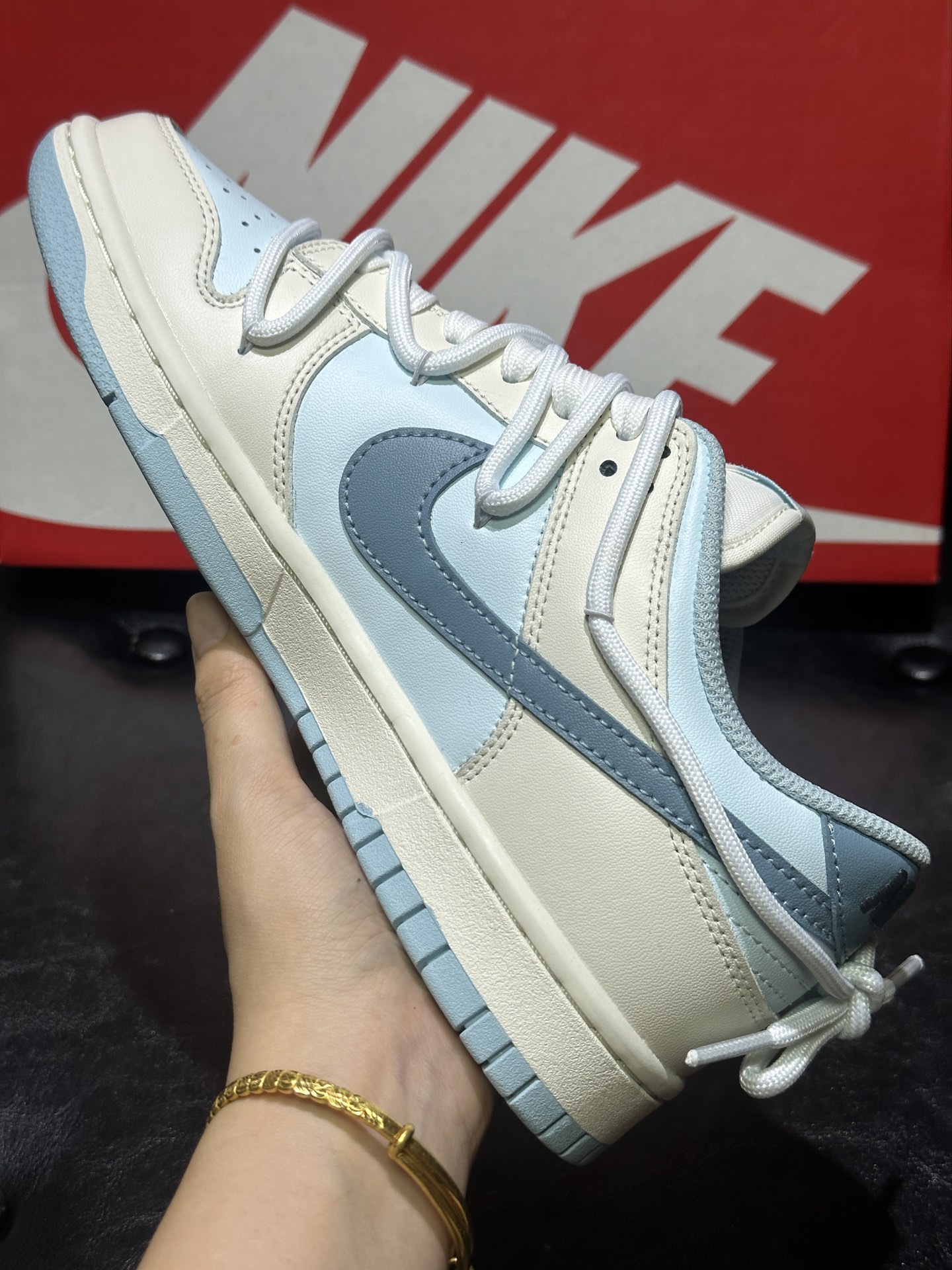 Nike Basic Shoes Blue L