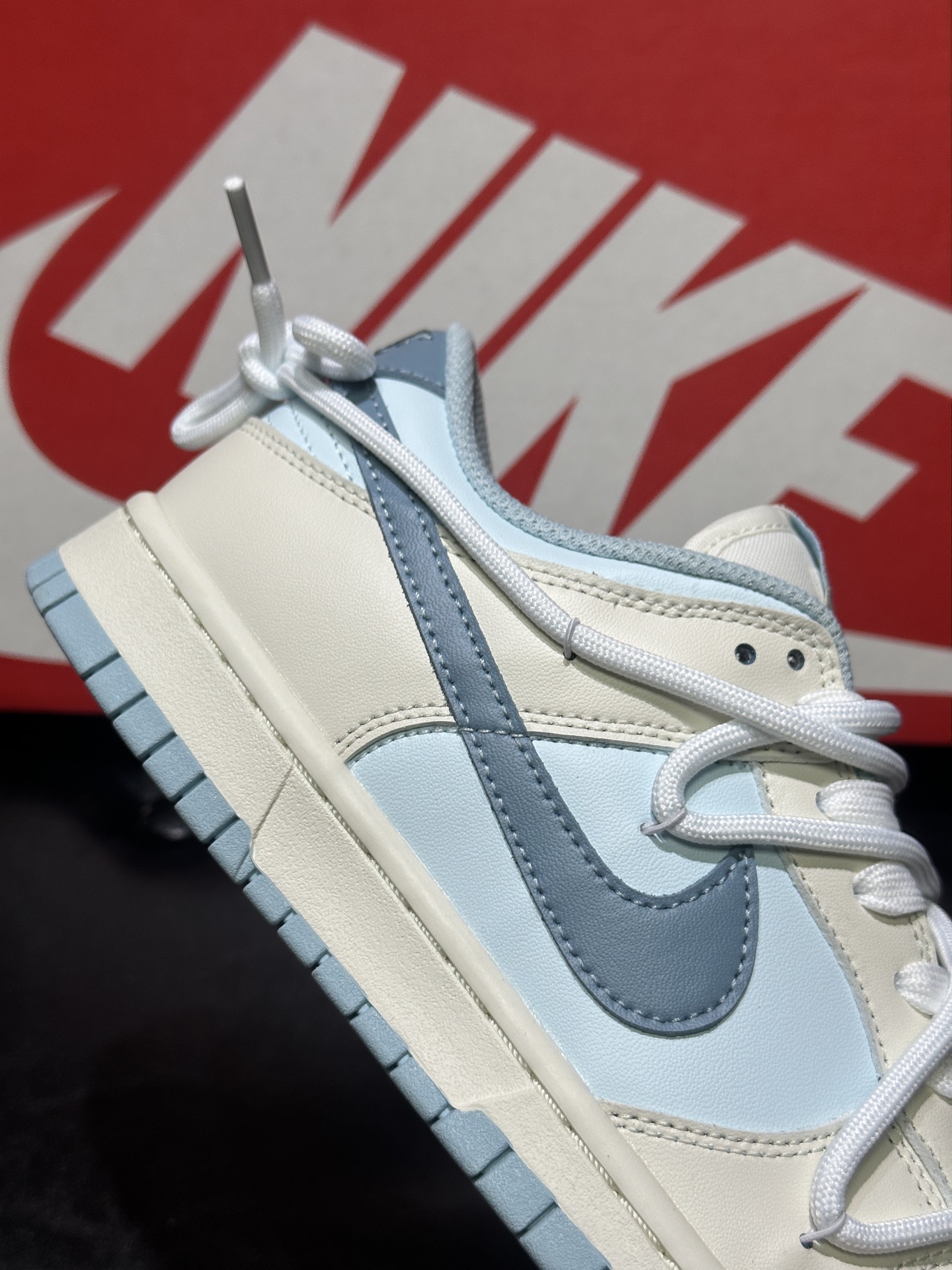 Nike Basic Shoes Blue L