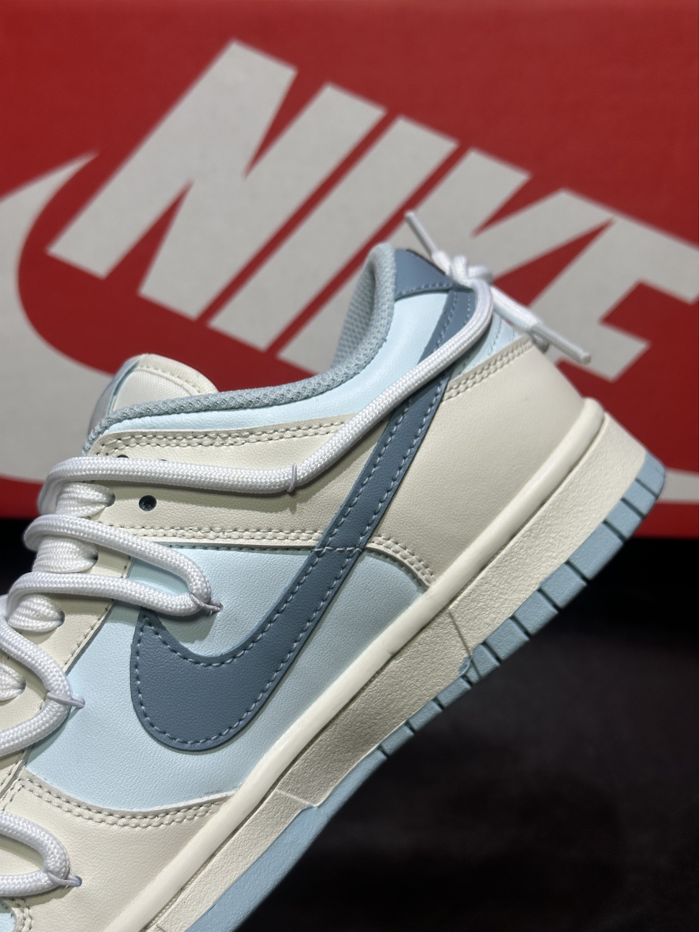Nike Basic Shoes Blue L