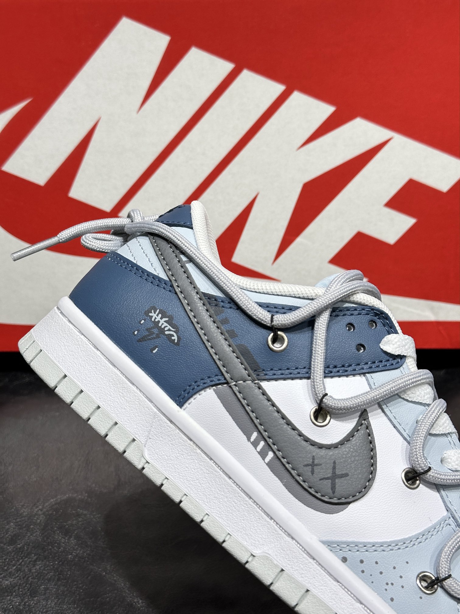 Nike Board Shoes L-s