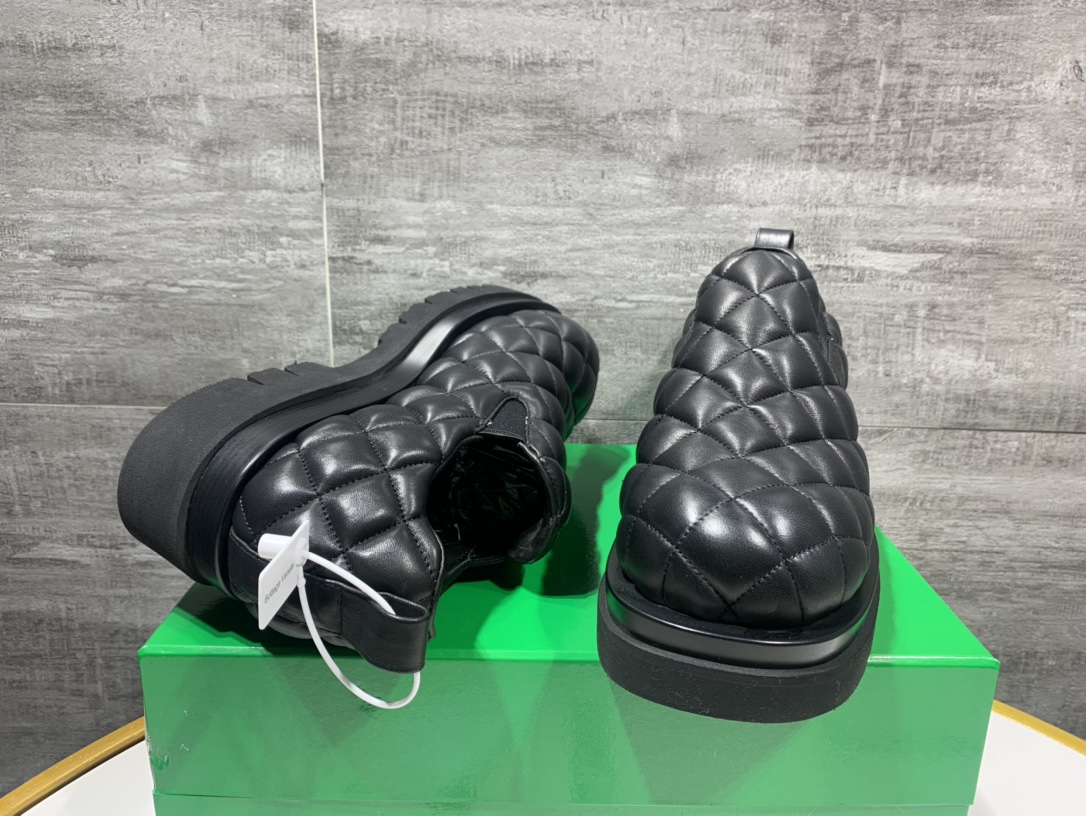 Bottega Veneta Male Basic Shoes Black M