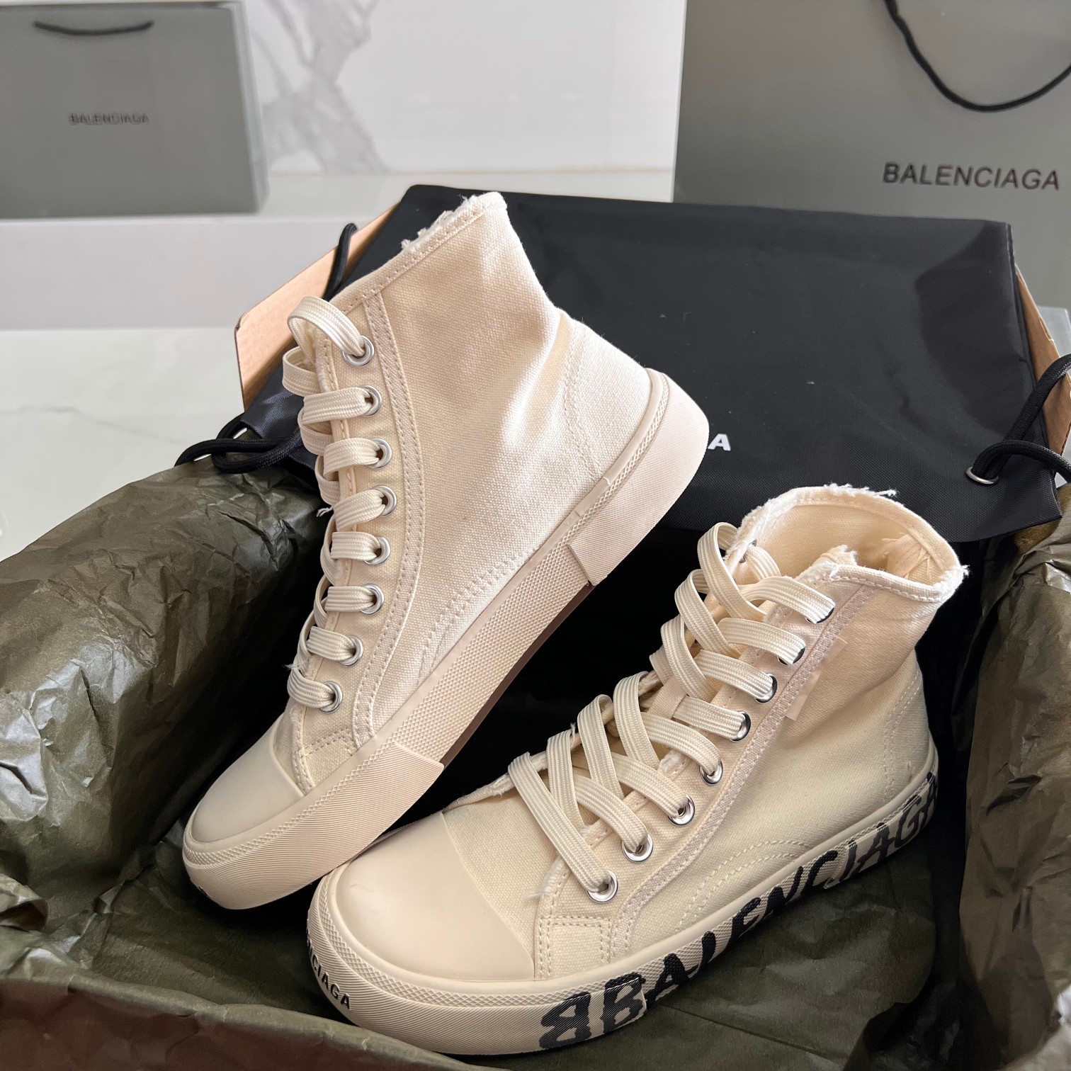 Balenciaga Basic Shoes L