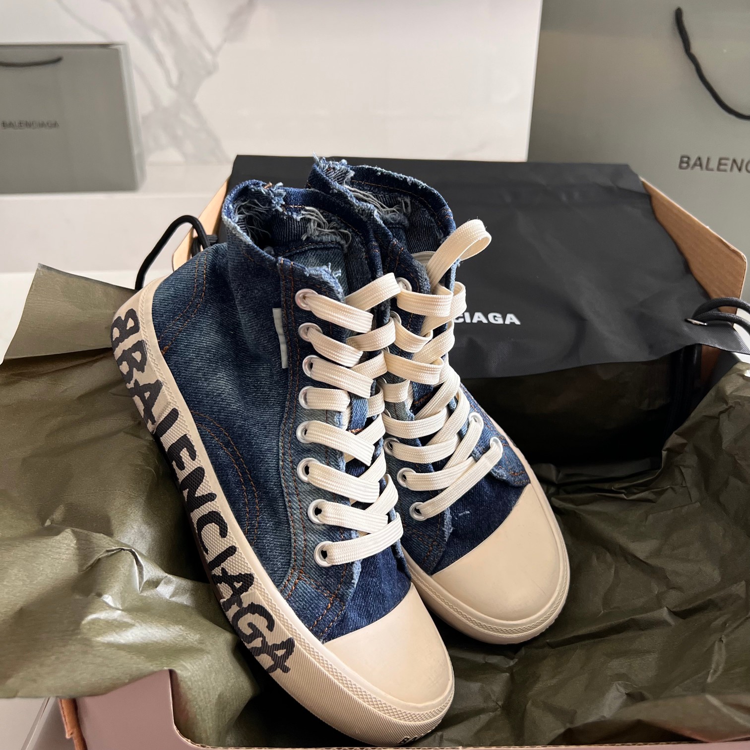 Balenciaga Basic Shoes L